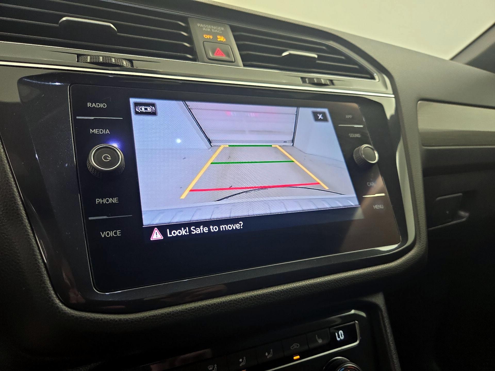 Thumbnail: 2021 Volkswagen Tiguan - 14