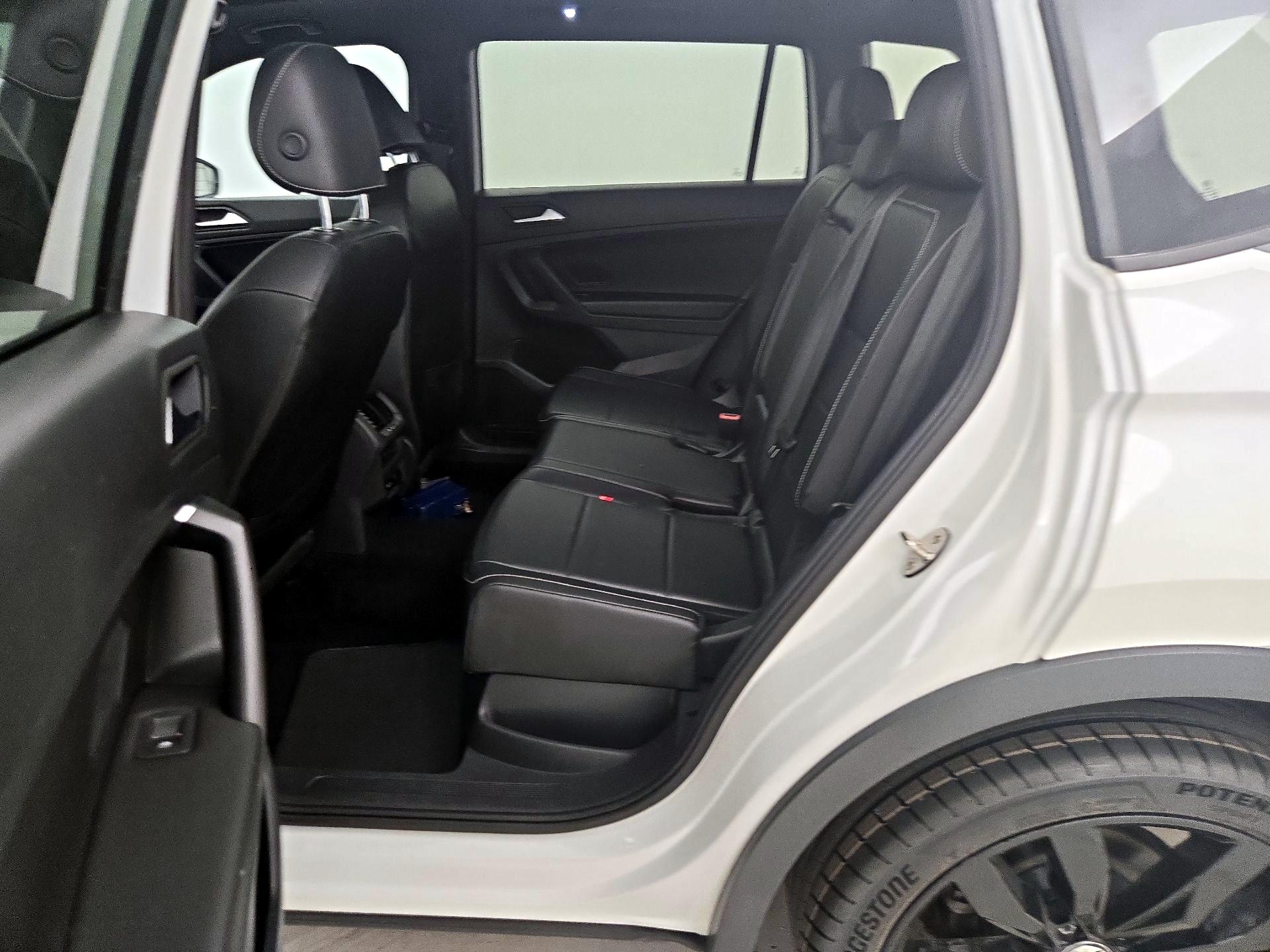 Thumbnail: 2021 Volkswagen Tiguan - 20