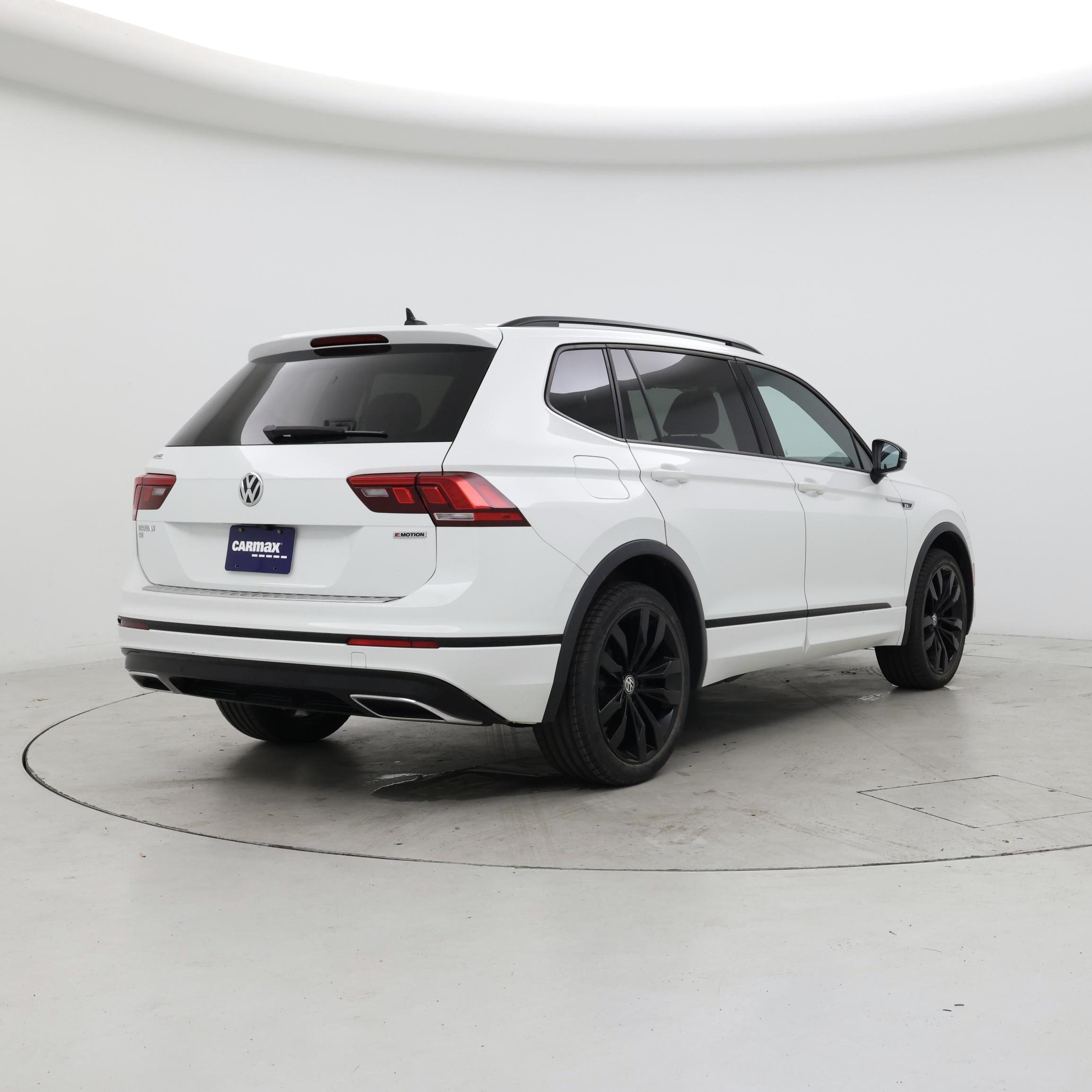 Thumbnail: 2021 Volkswagen Tiguan - 8