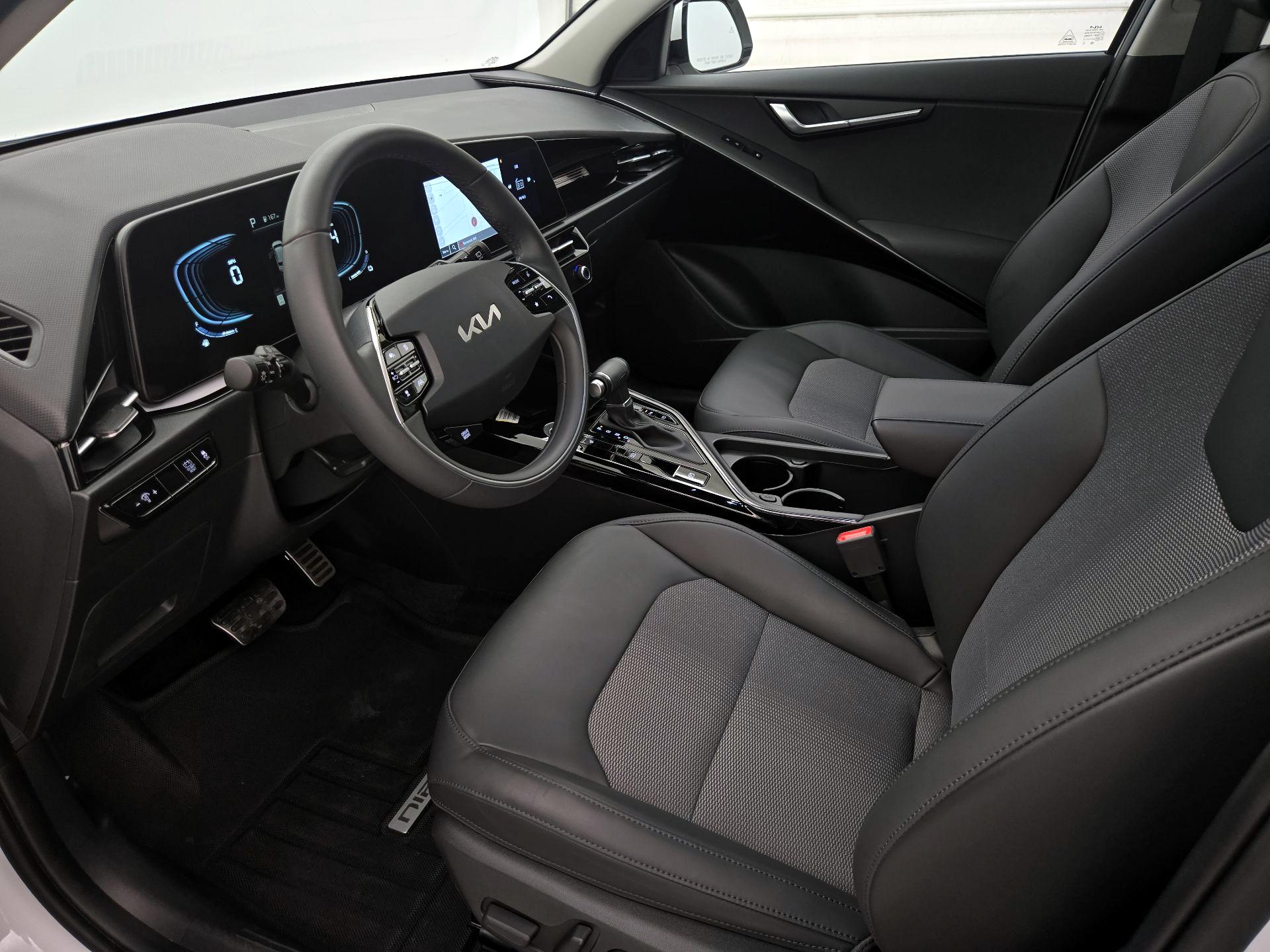 Thumbnail: 2024 Kia Niro - 11