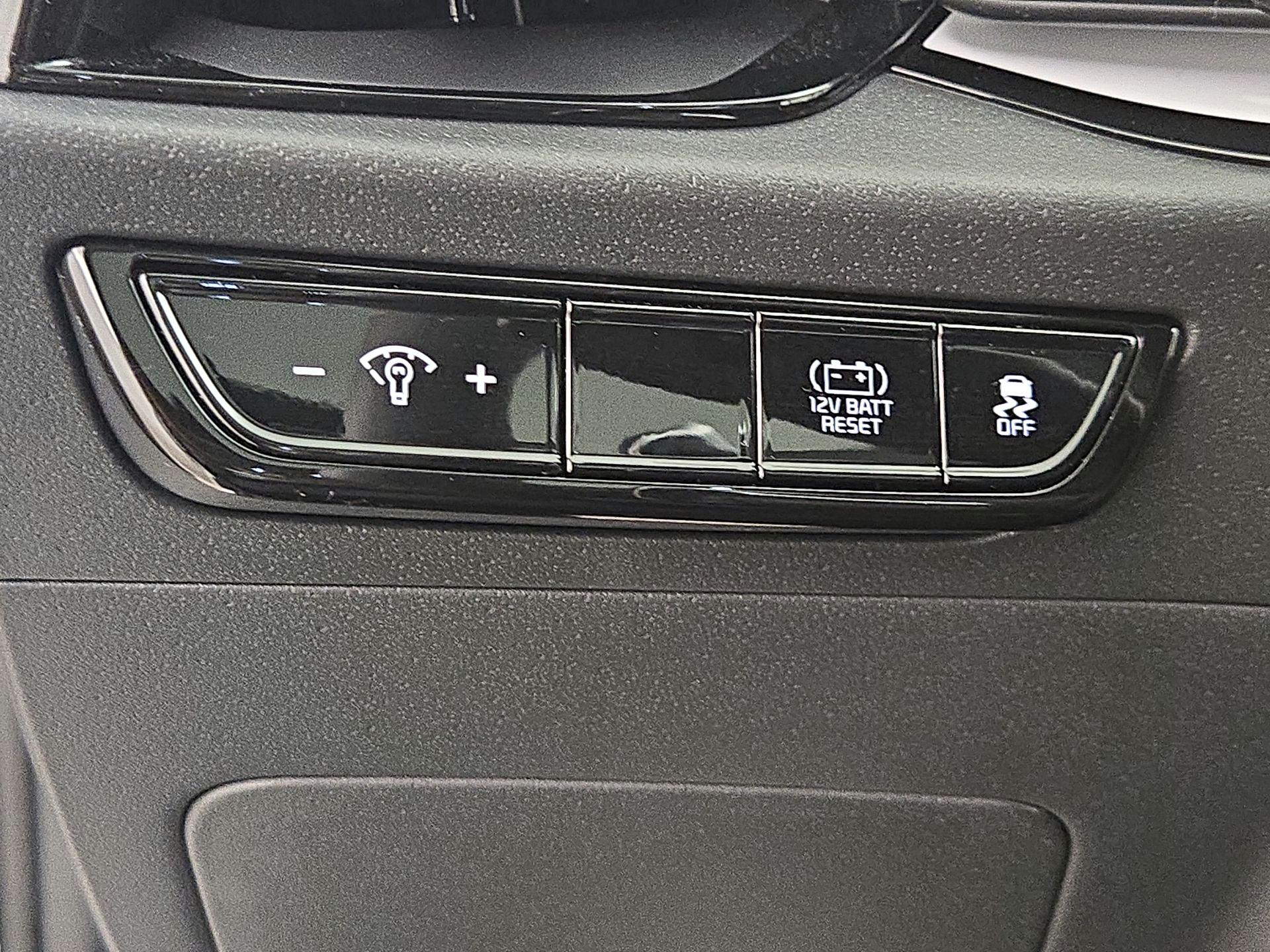 Thumbnail: 2024 Kia Niro - 13