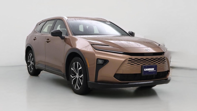 2025 Toyota Crown Signia XLE Hero Image