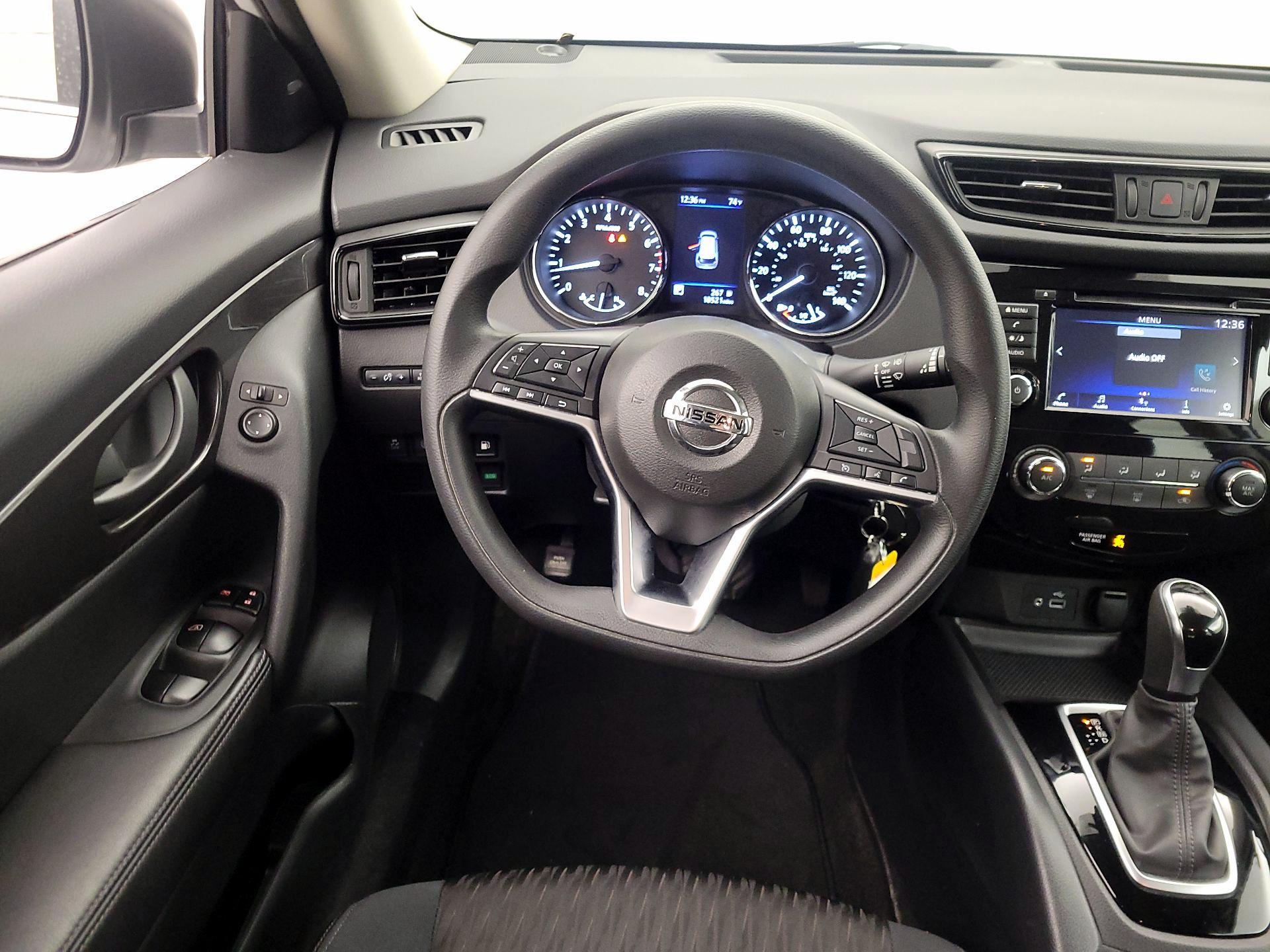 Thumbnail: 2020 Nissan Rogue - 10