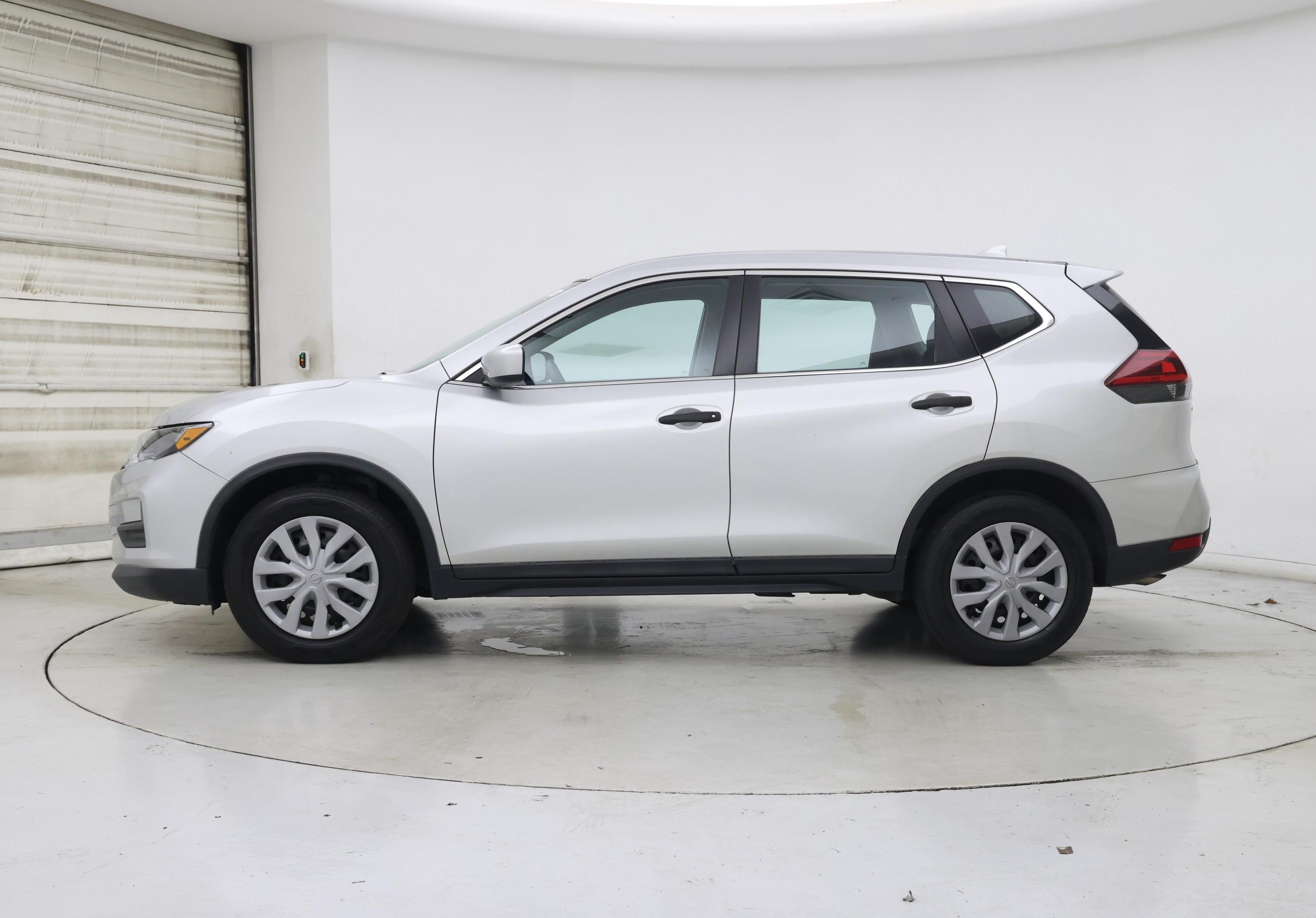 Thumbnail: 2020 Nissan Rogue - 3