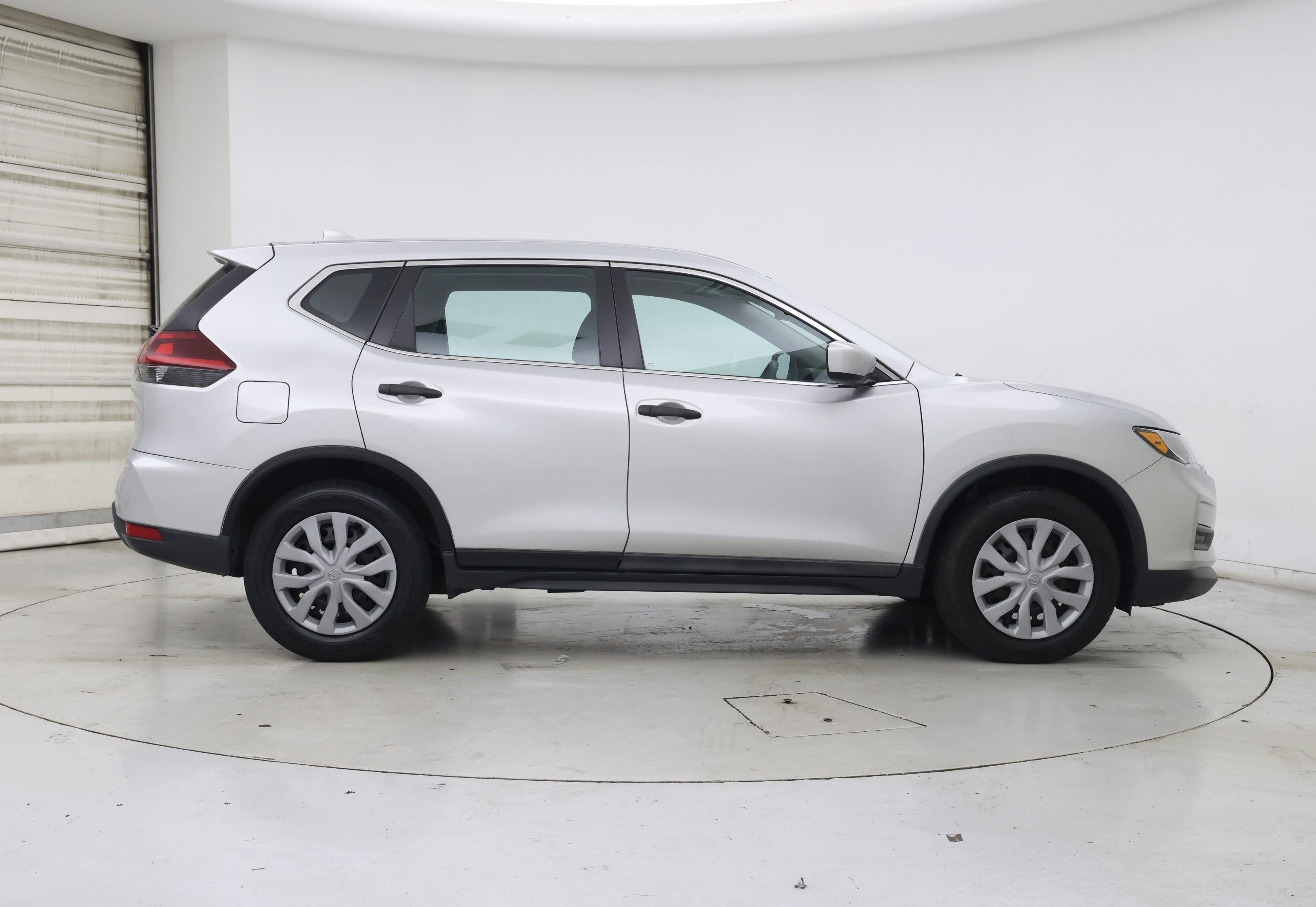 Thumbnail: 2020 Nissan Rogue - 7
