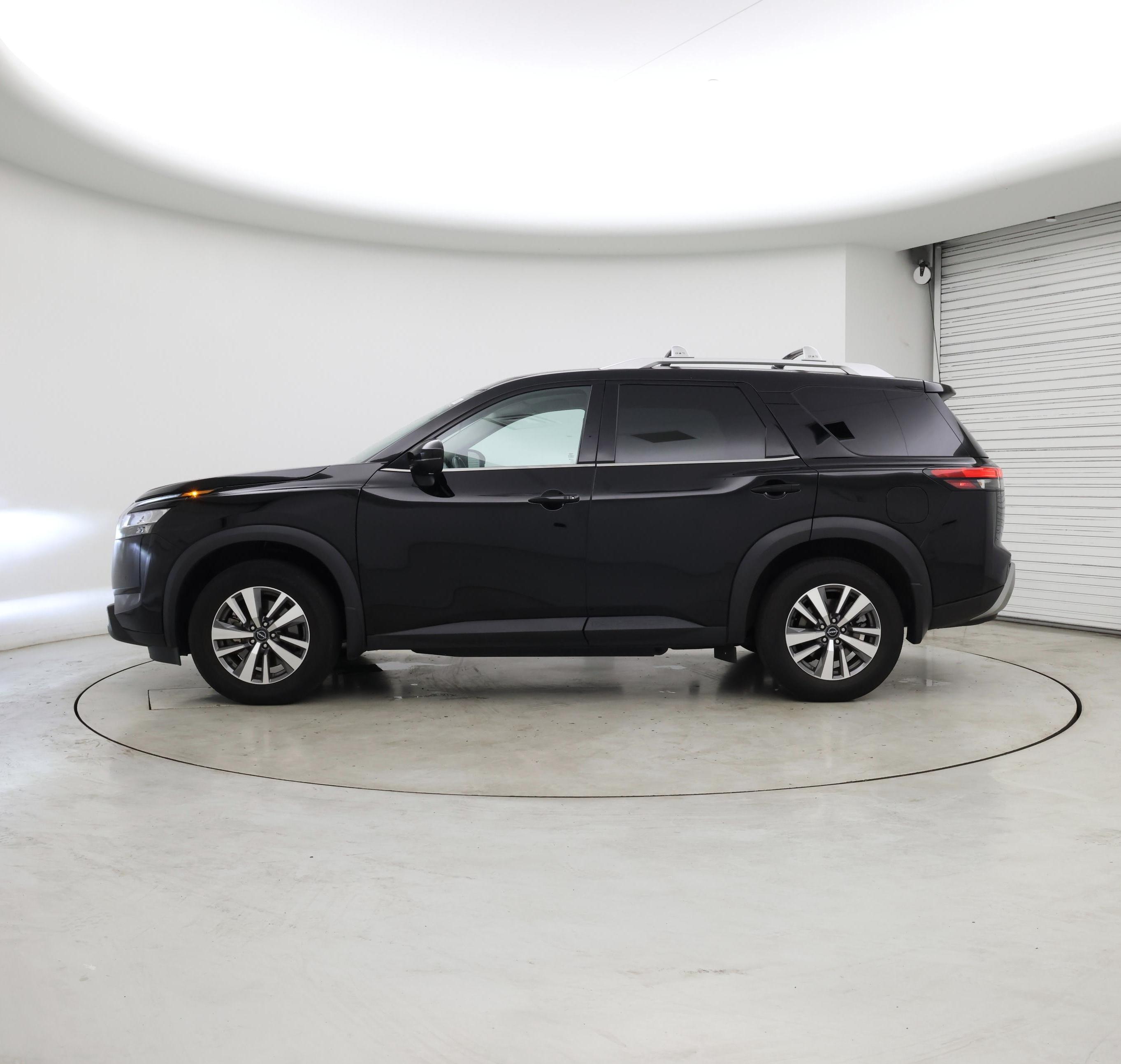 Thumbnail: 2022 Nissan Pathfinder - 3