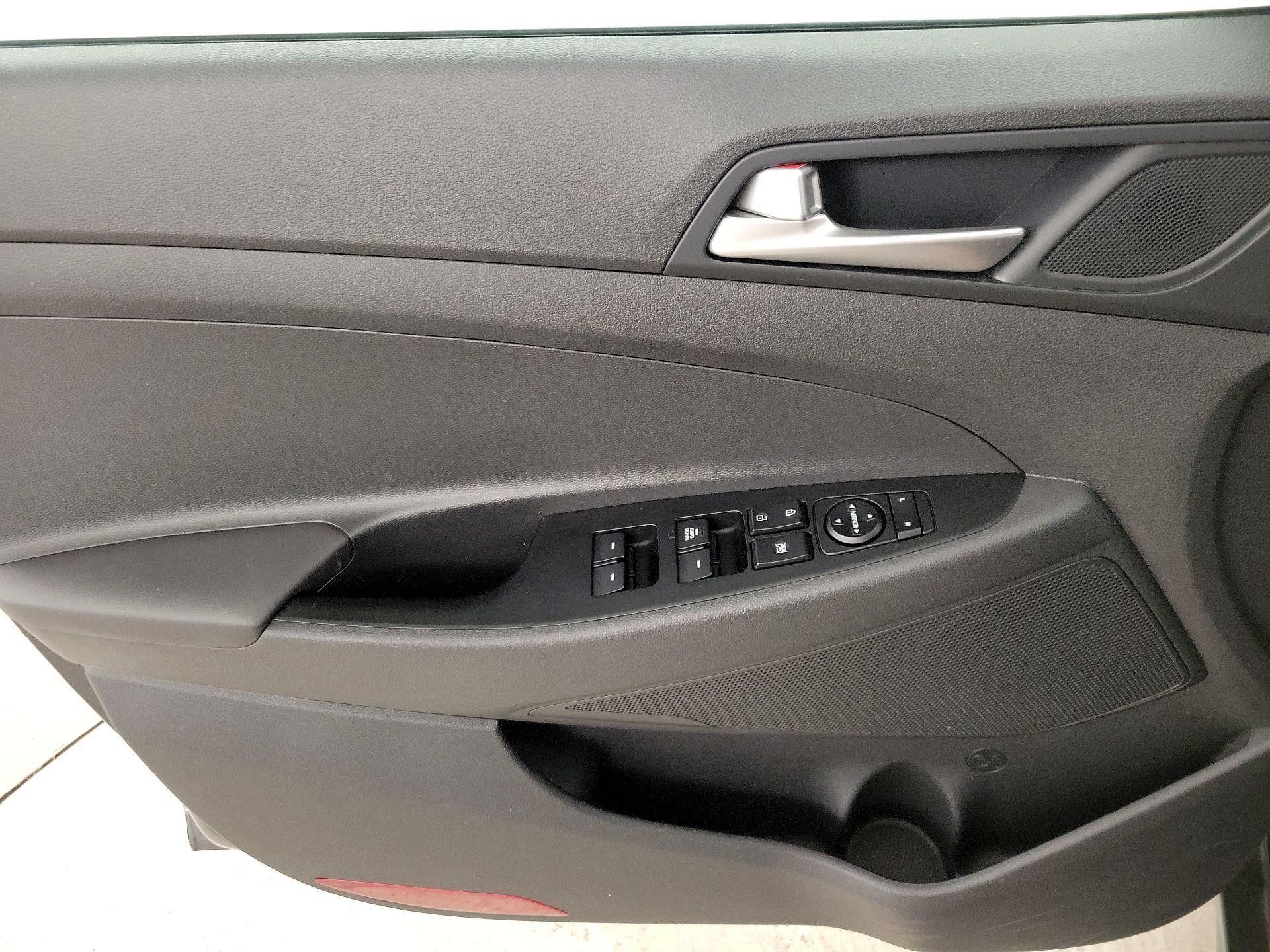 Thumbnail: 2019 Hyundai Tucson - 12