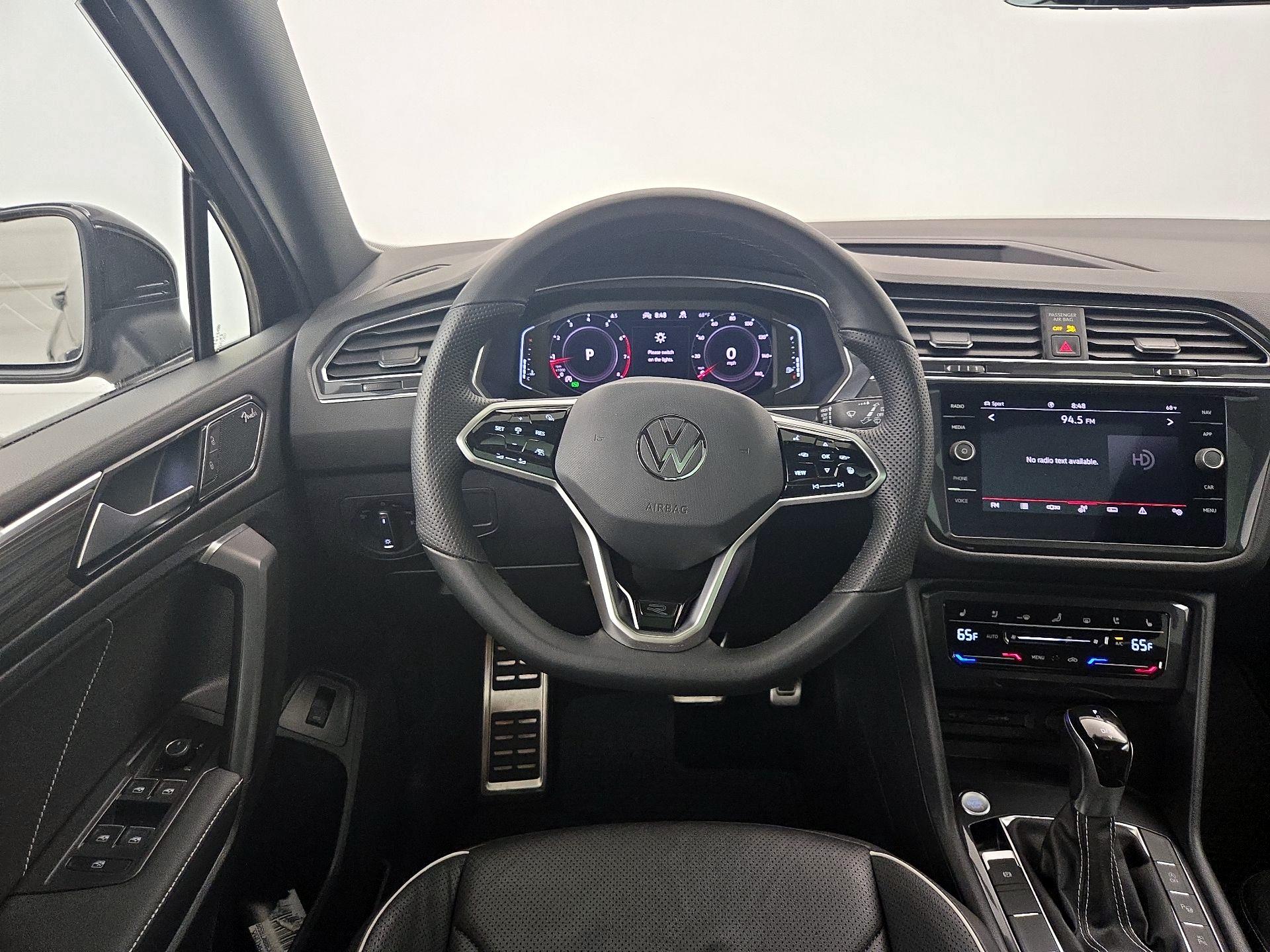 Thumbnail: 2022 Volkswagen Tiguan - 10