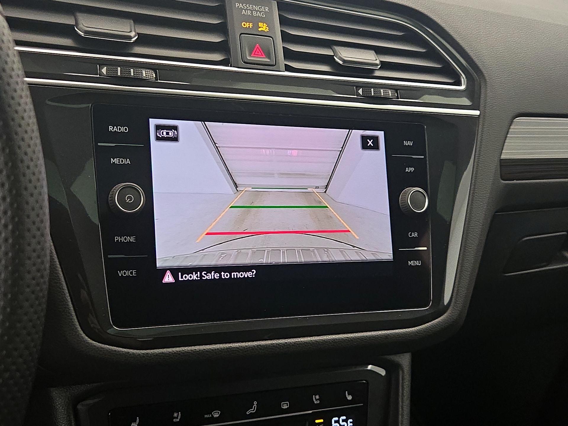 Thumbnail: 2022 Volkswagen Tiguan - 15