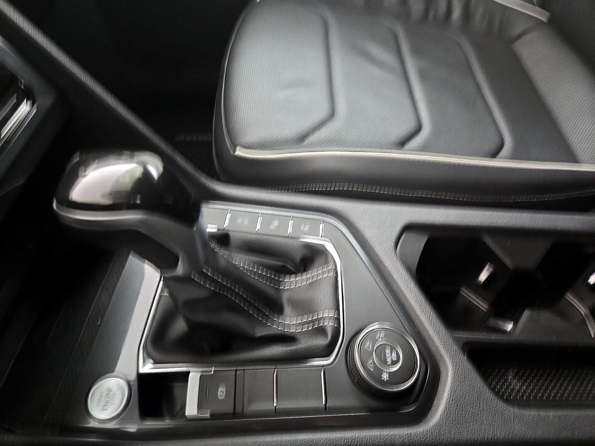 Thumbnail: 2022 Volkswagen Tiguan - 18