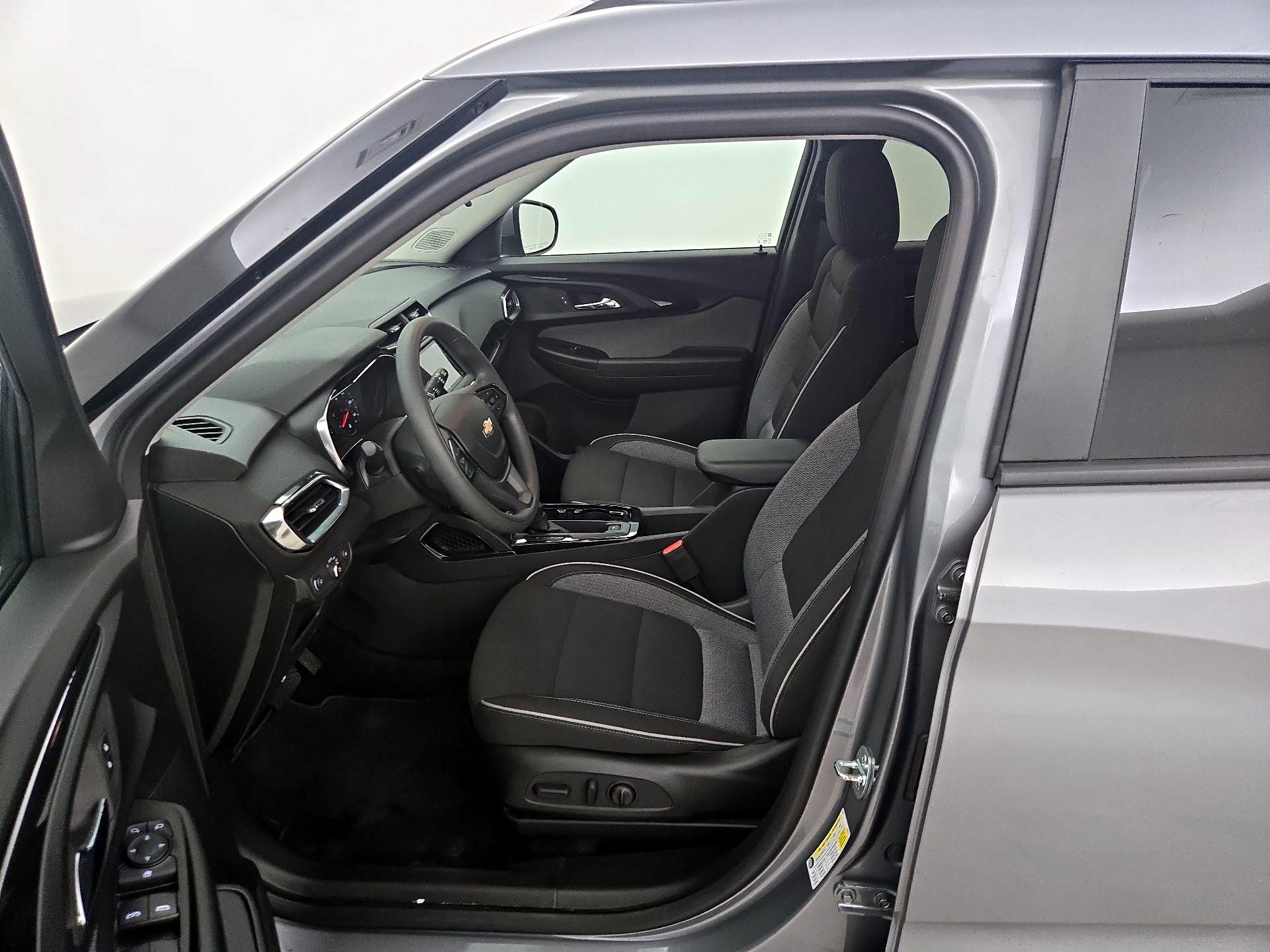 Thumbnail: 2023 Chevrolet TrailBlazer - 11