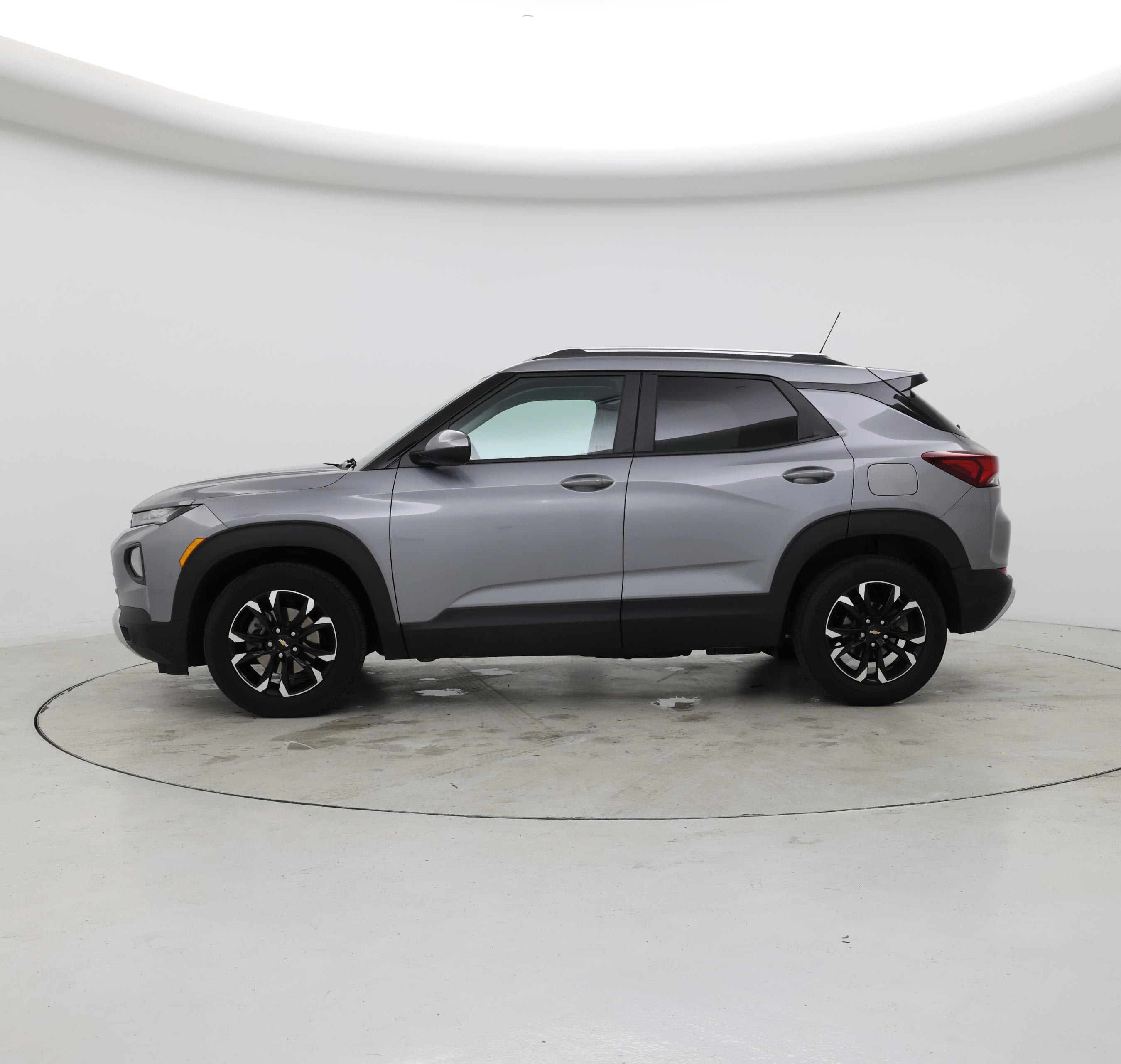 Thumbnail: 2023 Chevrolet TrailBlazer - 3