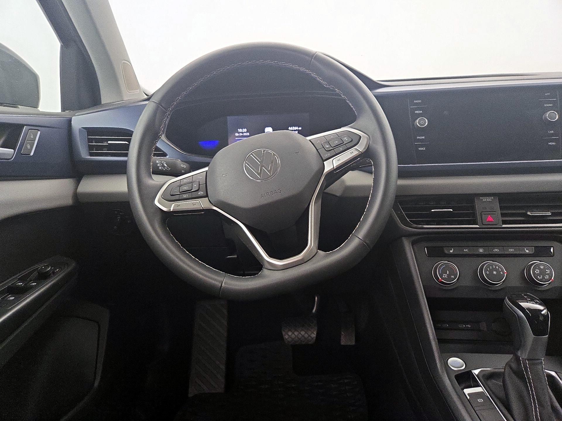 Thumbnail: 2022 Volkswagen Taos - 10
