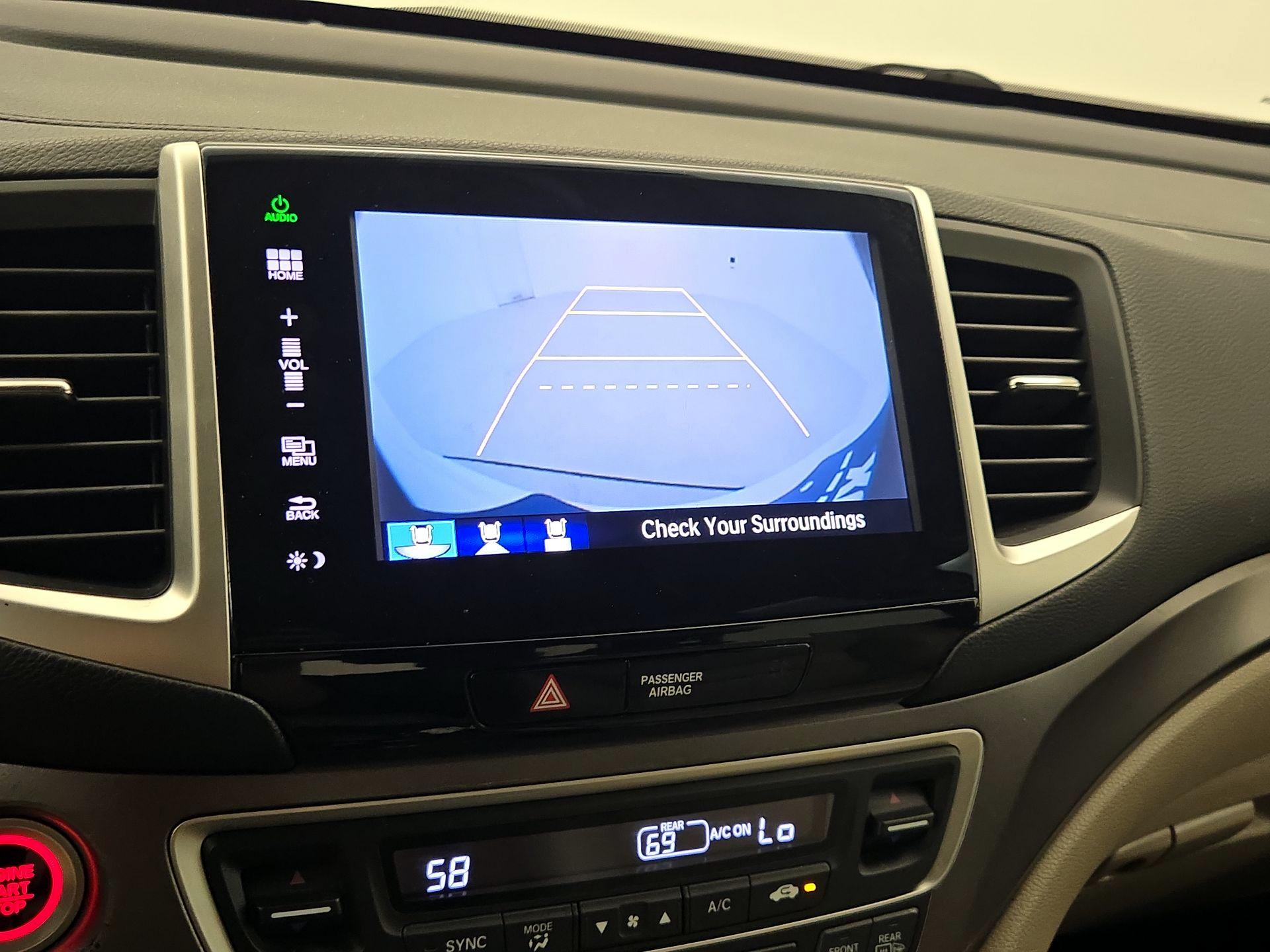 Thumbnail: 2016 Honda Pilot - 12