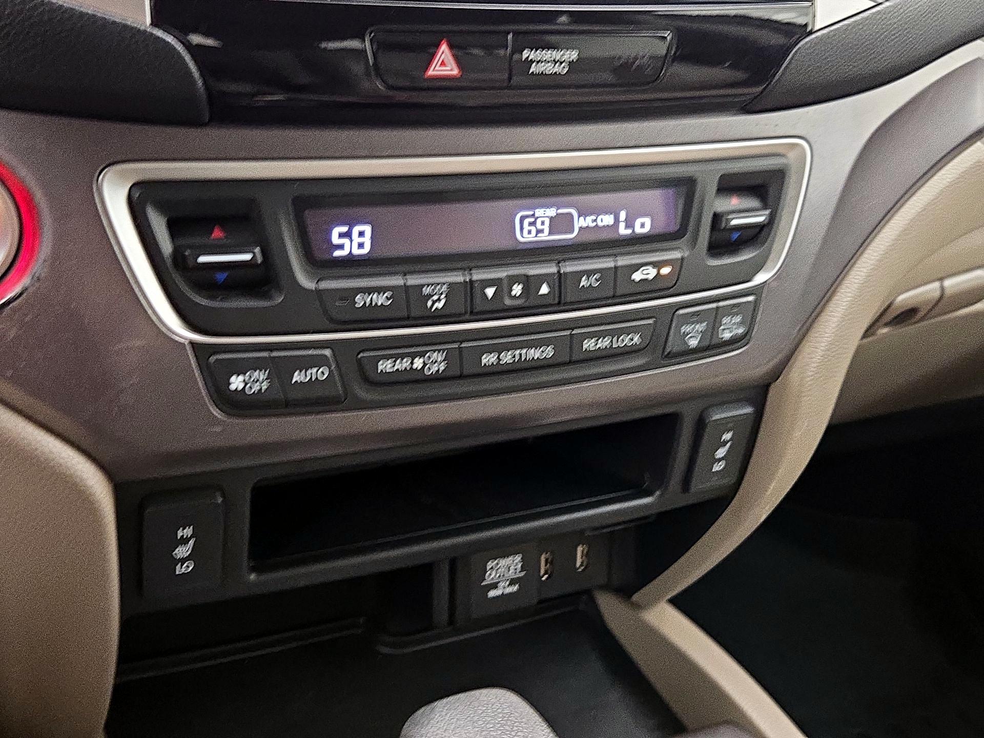 Thumbnail: 2016 Honda Pilot - 14