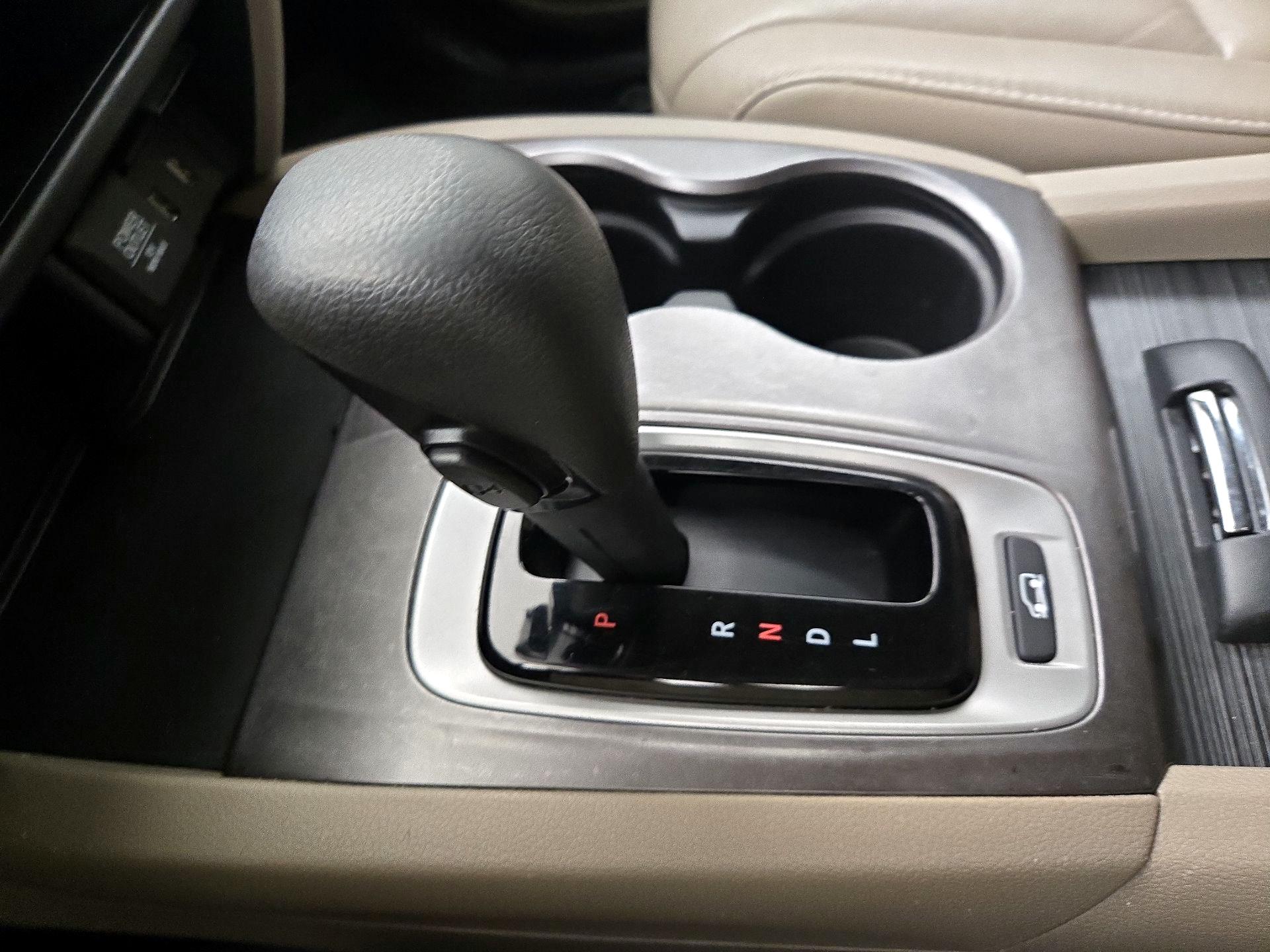 Thumbnail: 2016 Honda Pilot - 15