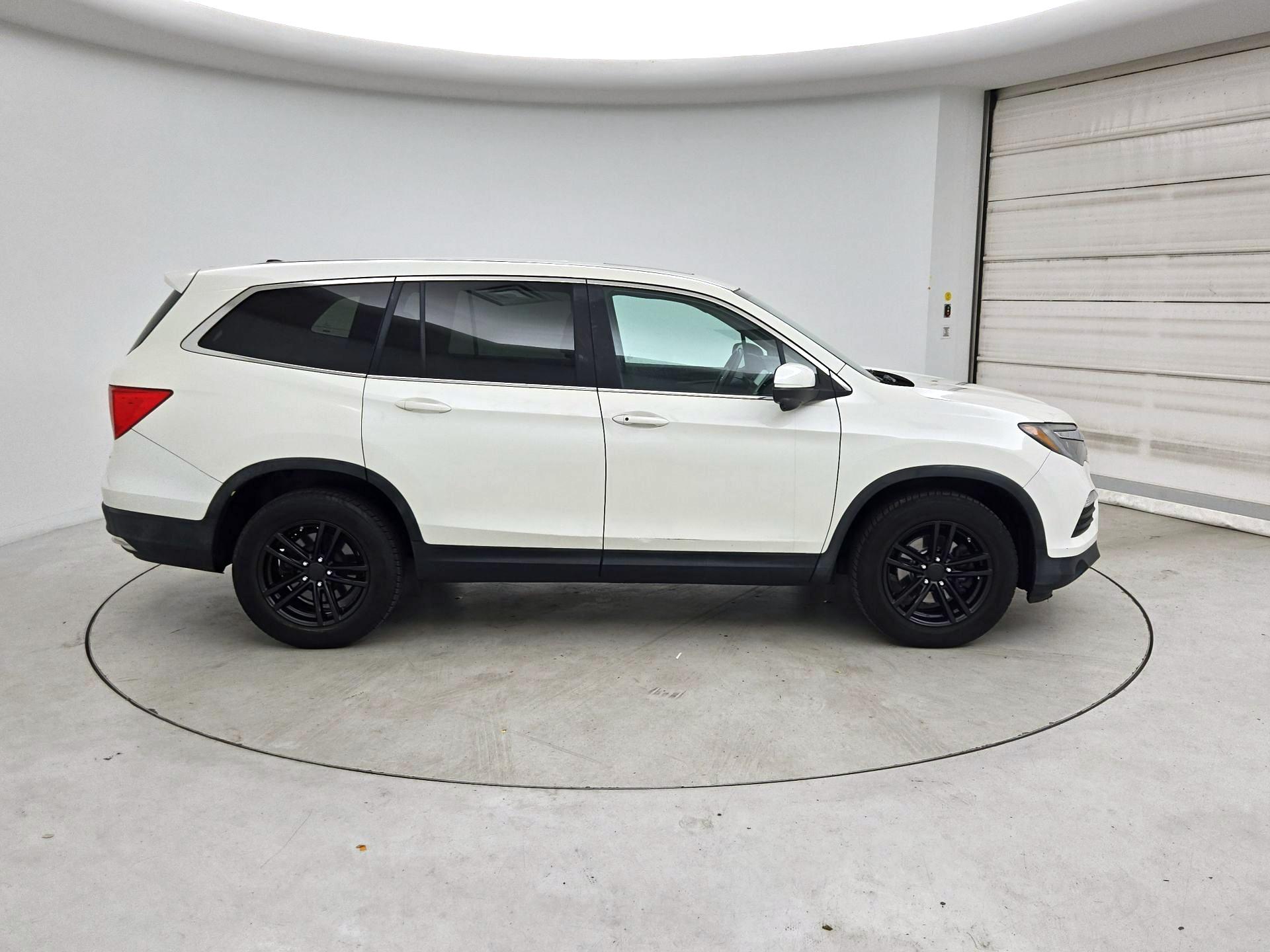 Thumbnail: 2016 Honda Pilot - 4