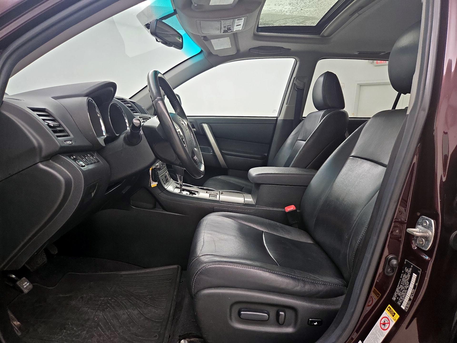 Thumbnail: 2013 Toyota Highlander - 11