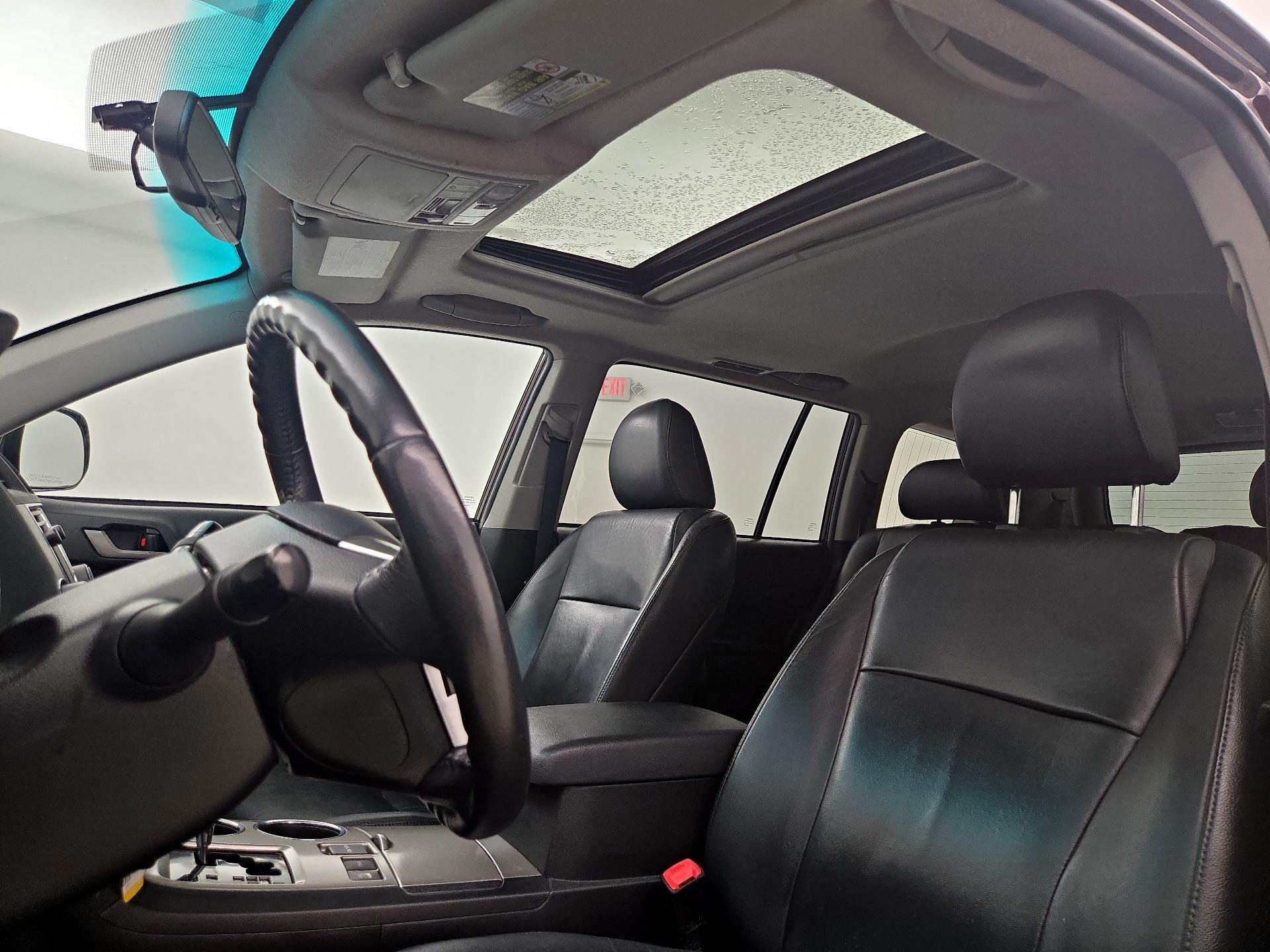 Thumbnail: 2013 Toyota Highlander - 19