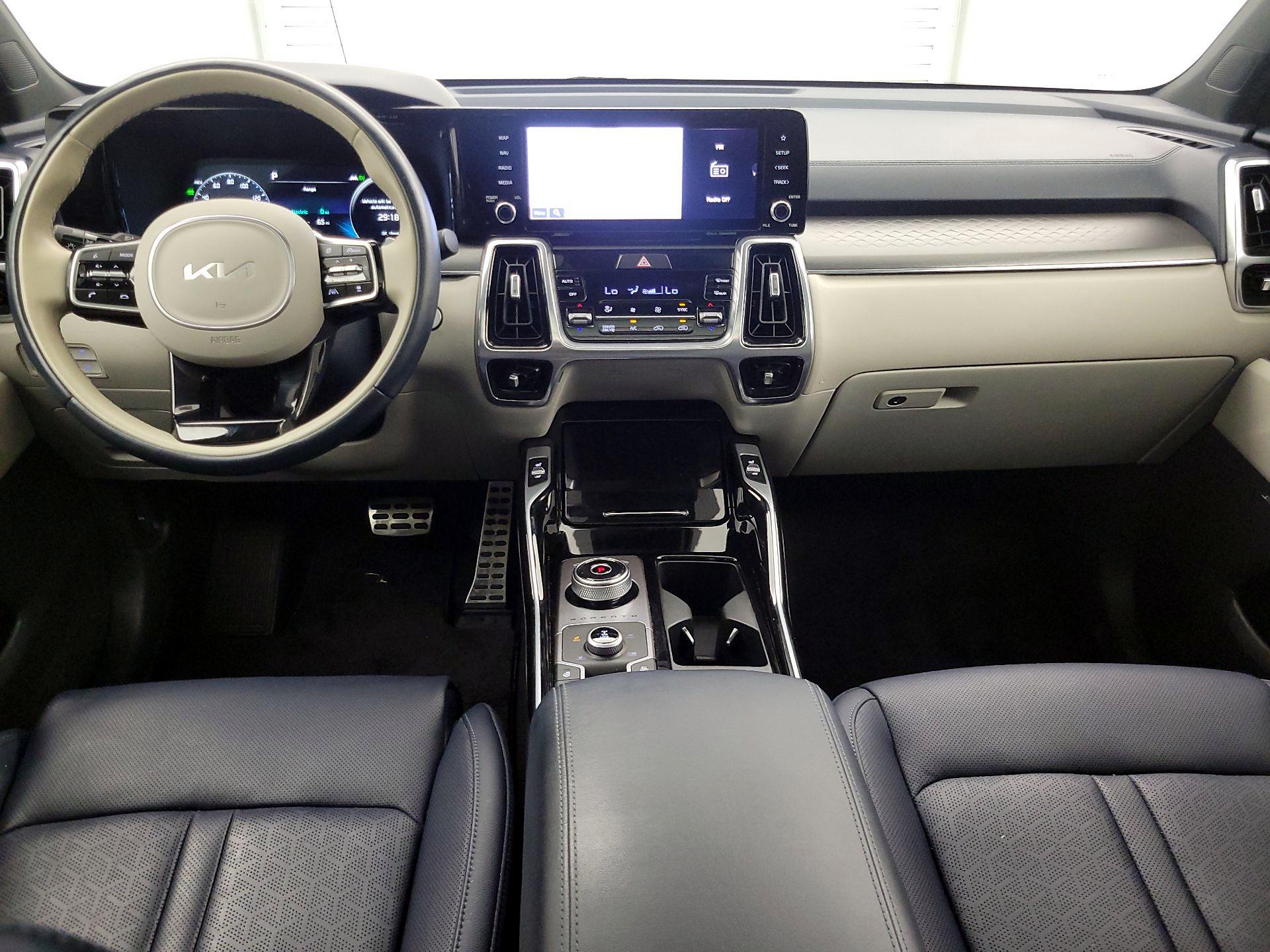 Thumbnail: 2023 Kia Sorento - 9