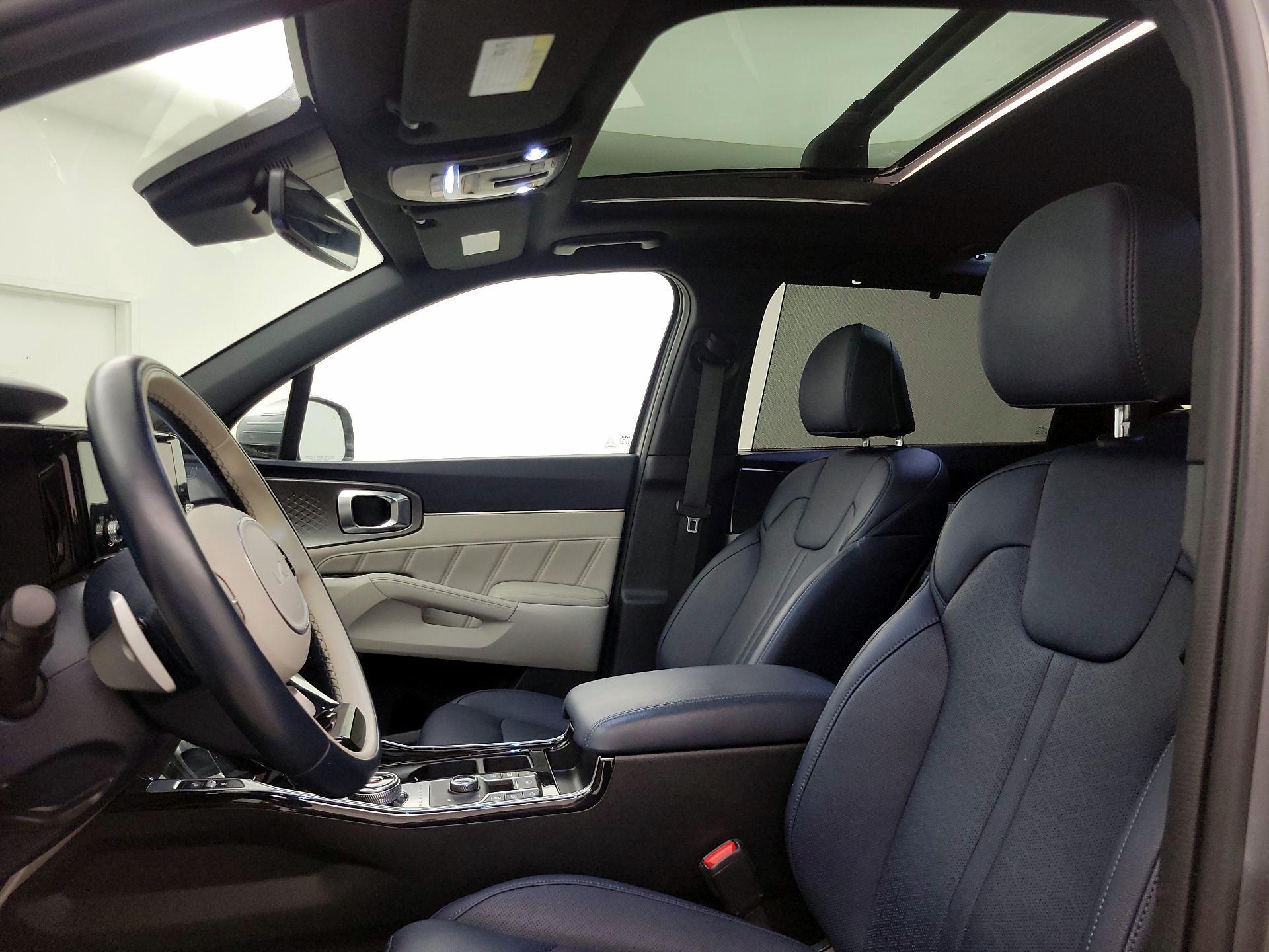 Thumbnail: 2023 Kia Sorento - 20