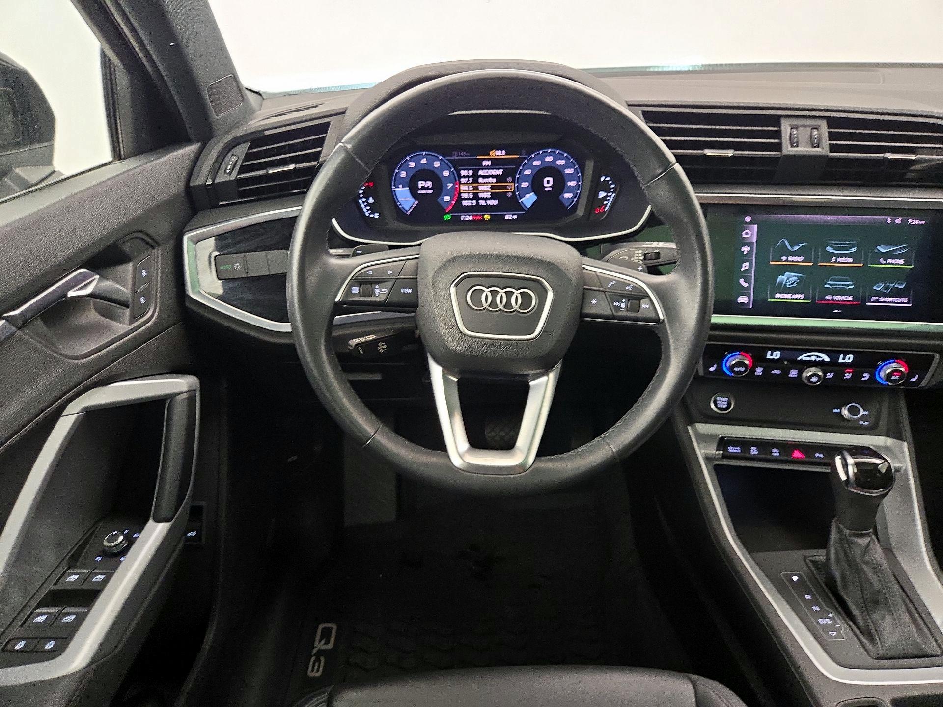 Thumbnail: 2021 Audi Q3 - 10