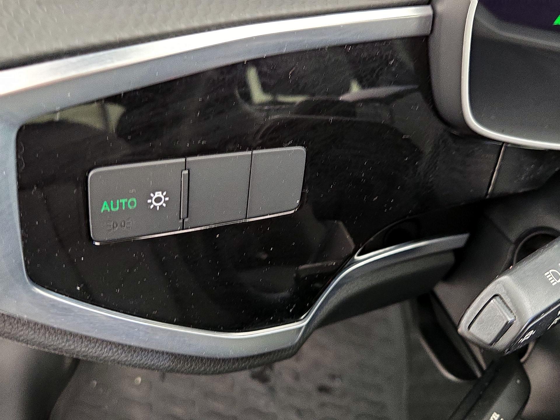 Thumbnail: 2021 Audi Q3 - 13