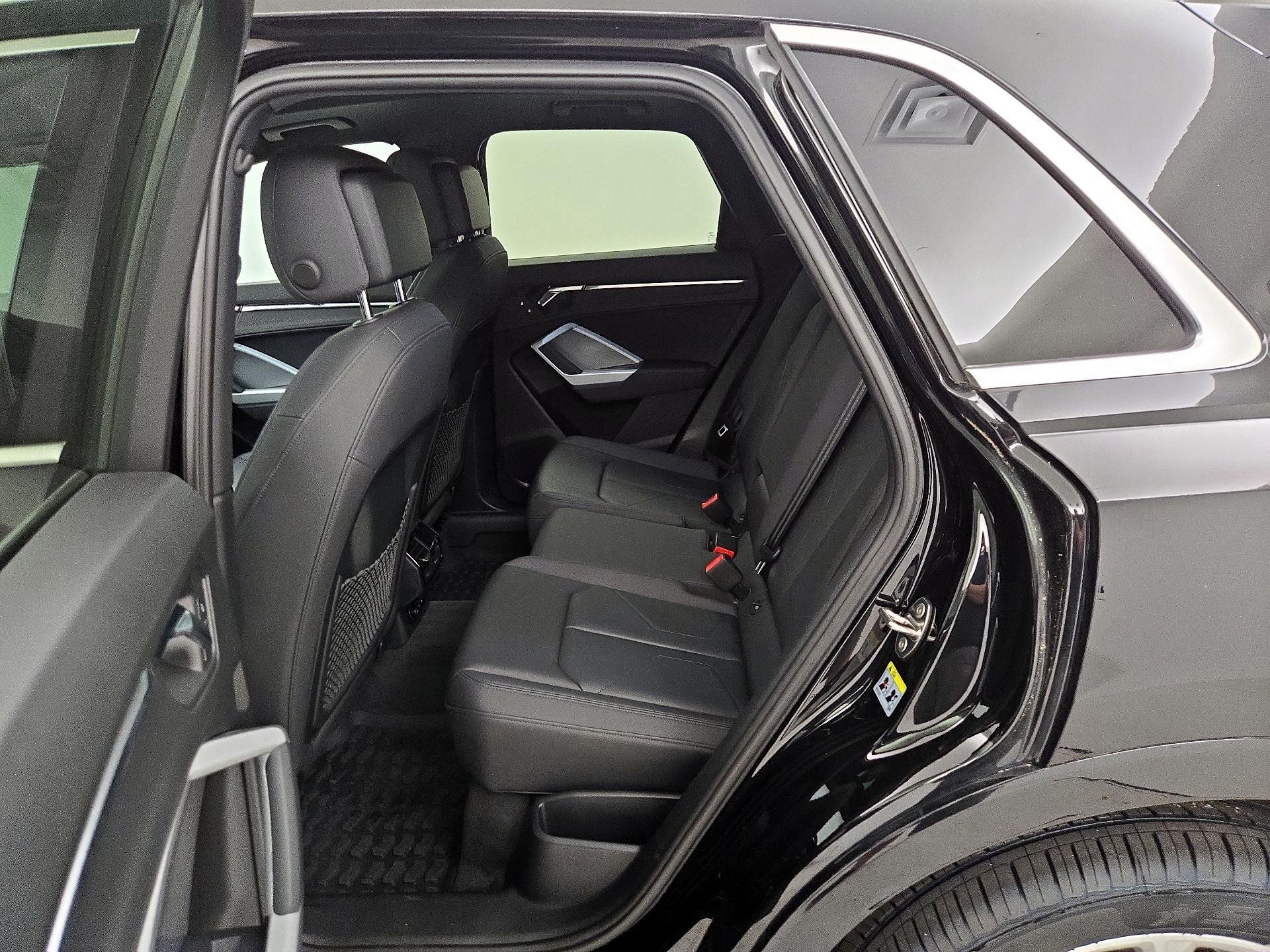 Thumbnail: 2021 Audi Q3 - 20