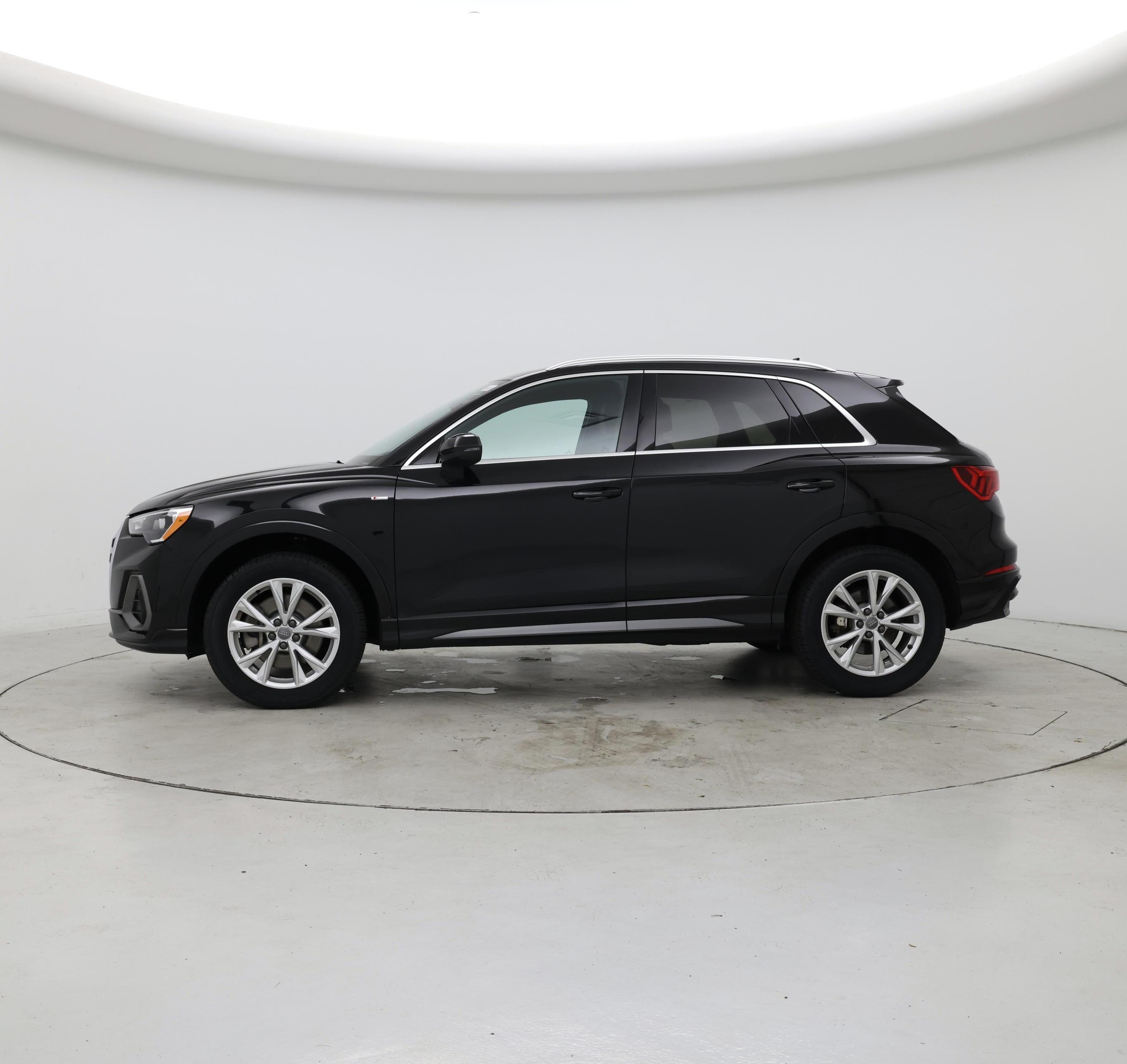 Thumbnail: 2021 Audi Q3 - 3