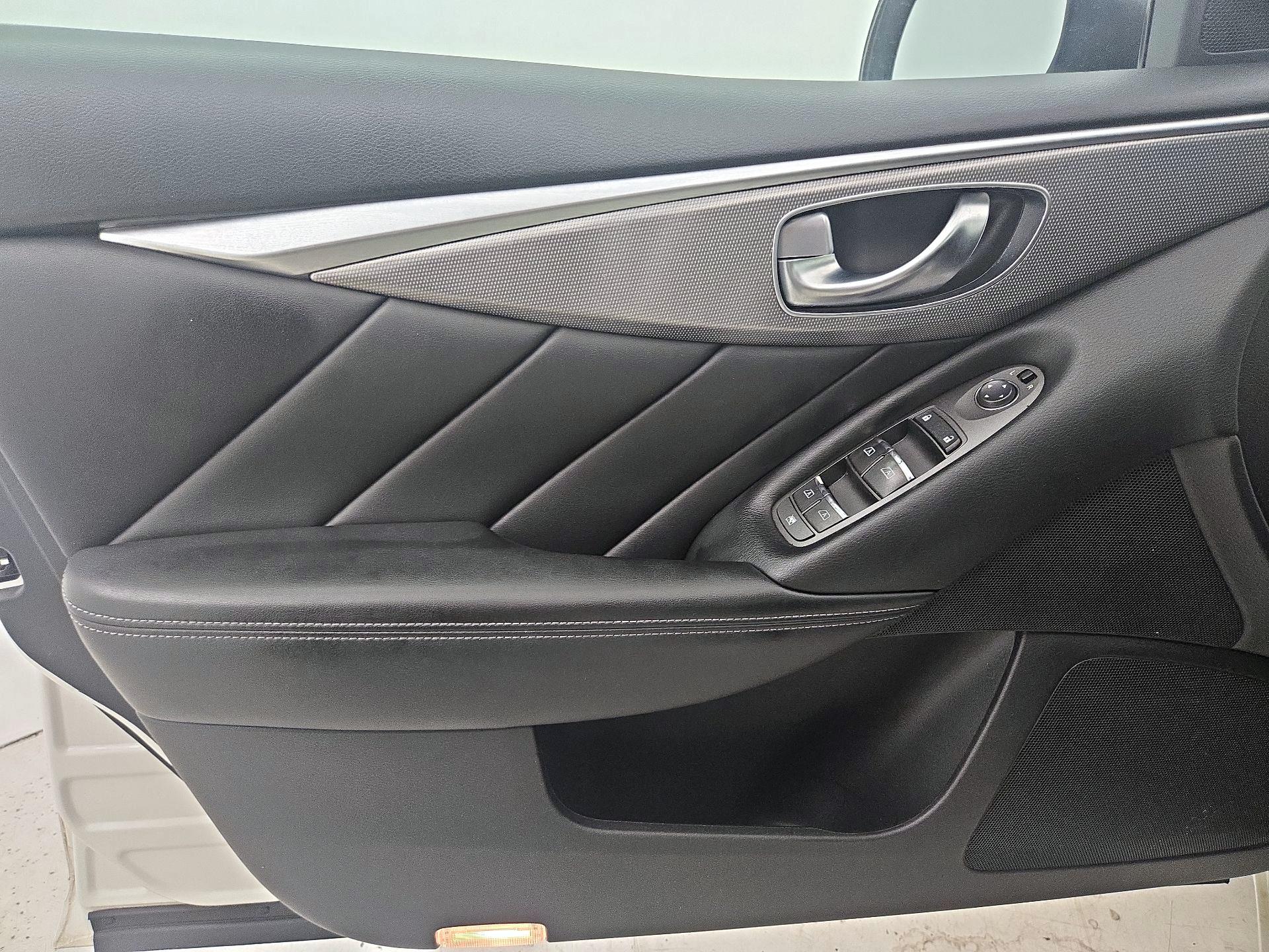 Thumbnail: 2015 INFINITI Q50 - 12