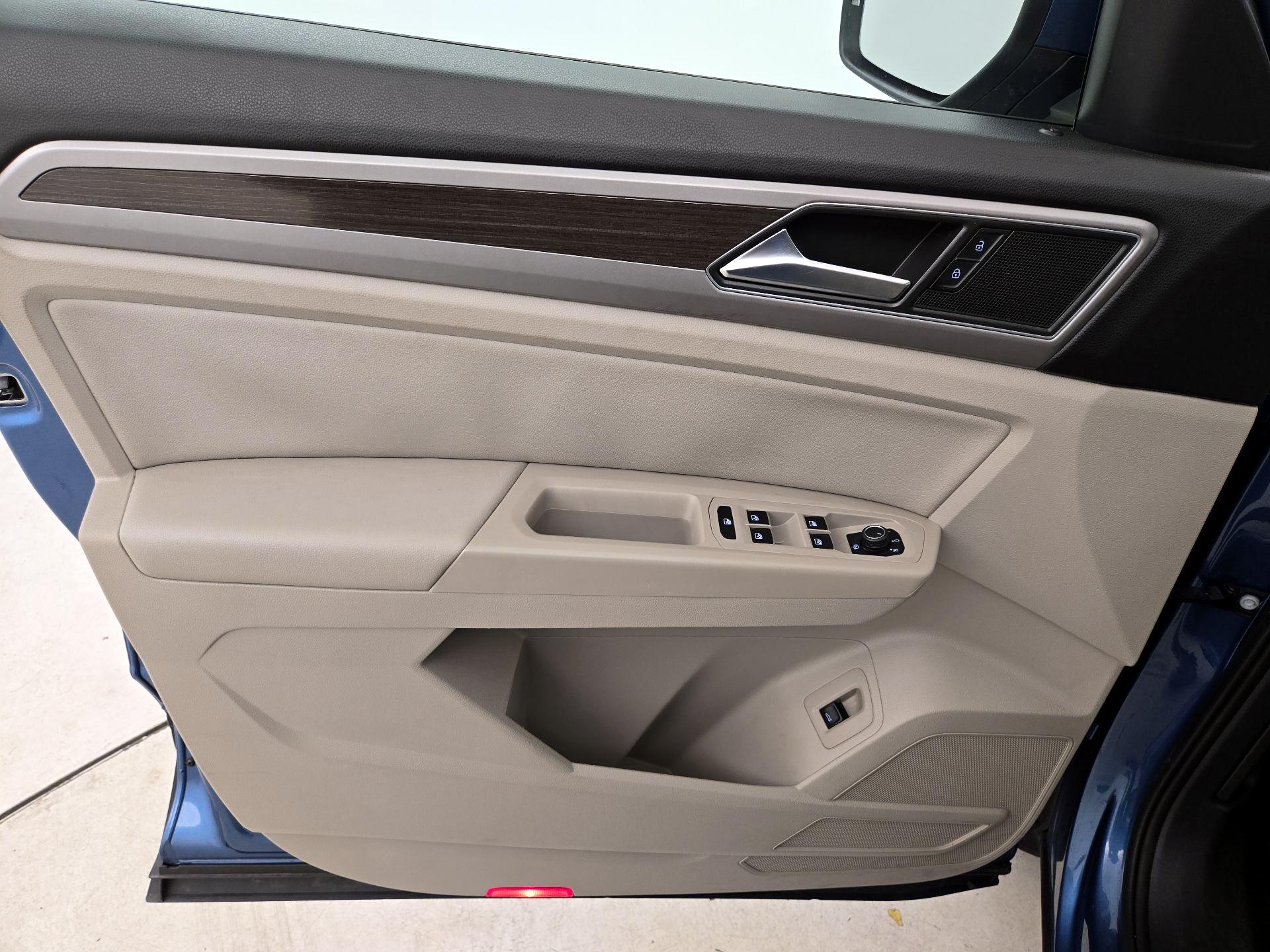 Thumbnail: 2019 Volkswagen Atlas - 12
