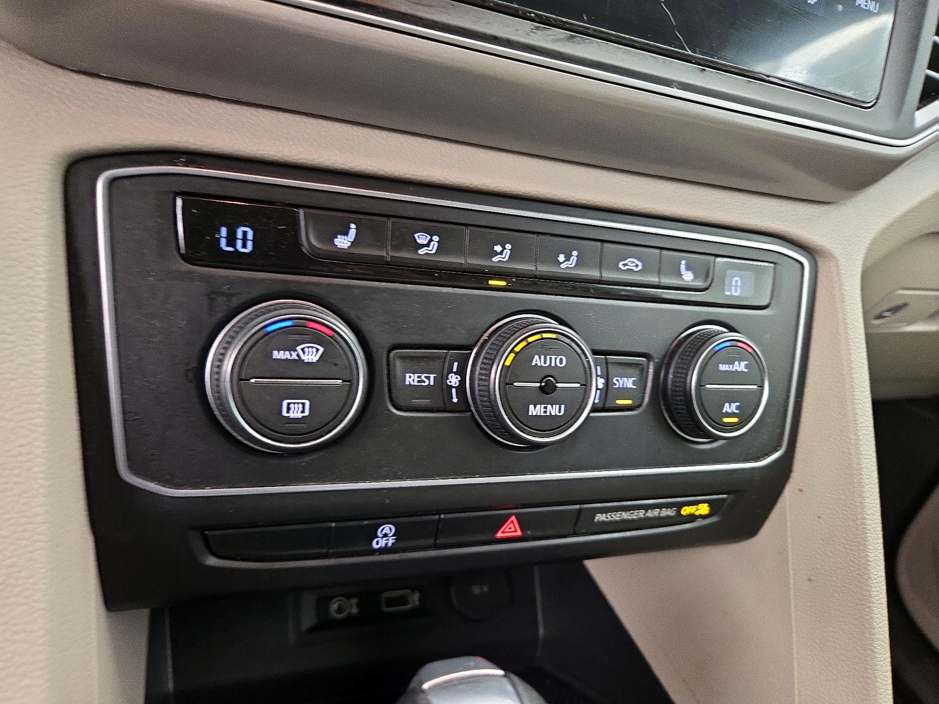 Thumbnail: 2019 Volkswagen Atlas - 16