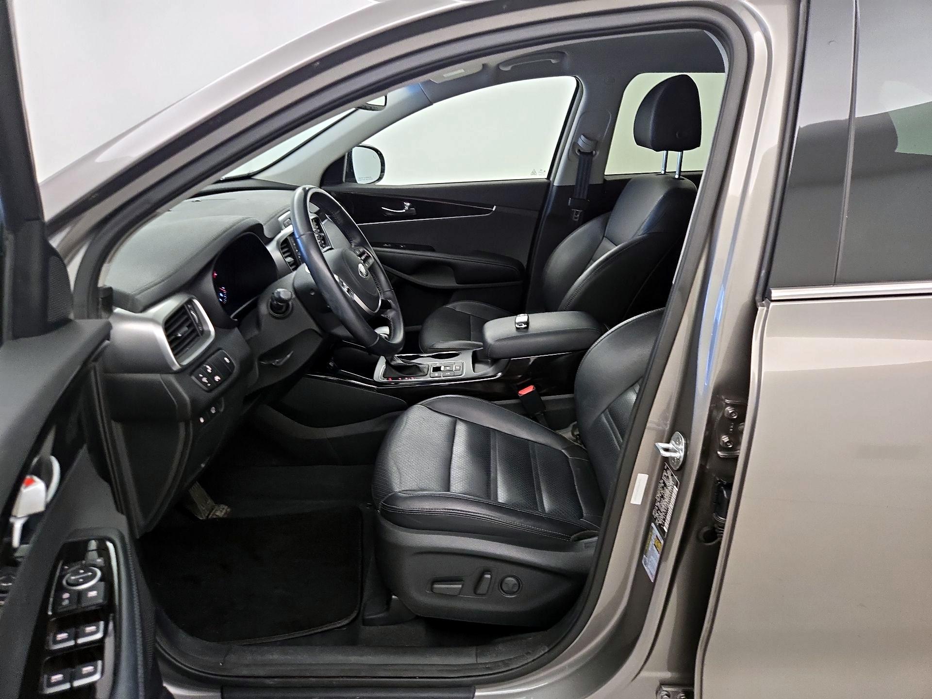 Thumbnail: 2019 Kia Sorento - 11