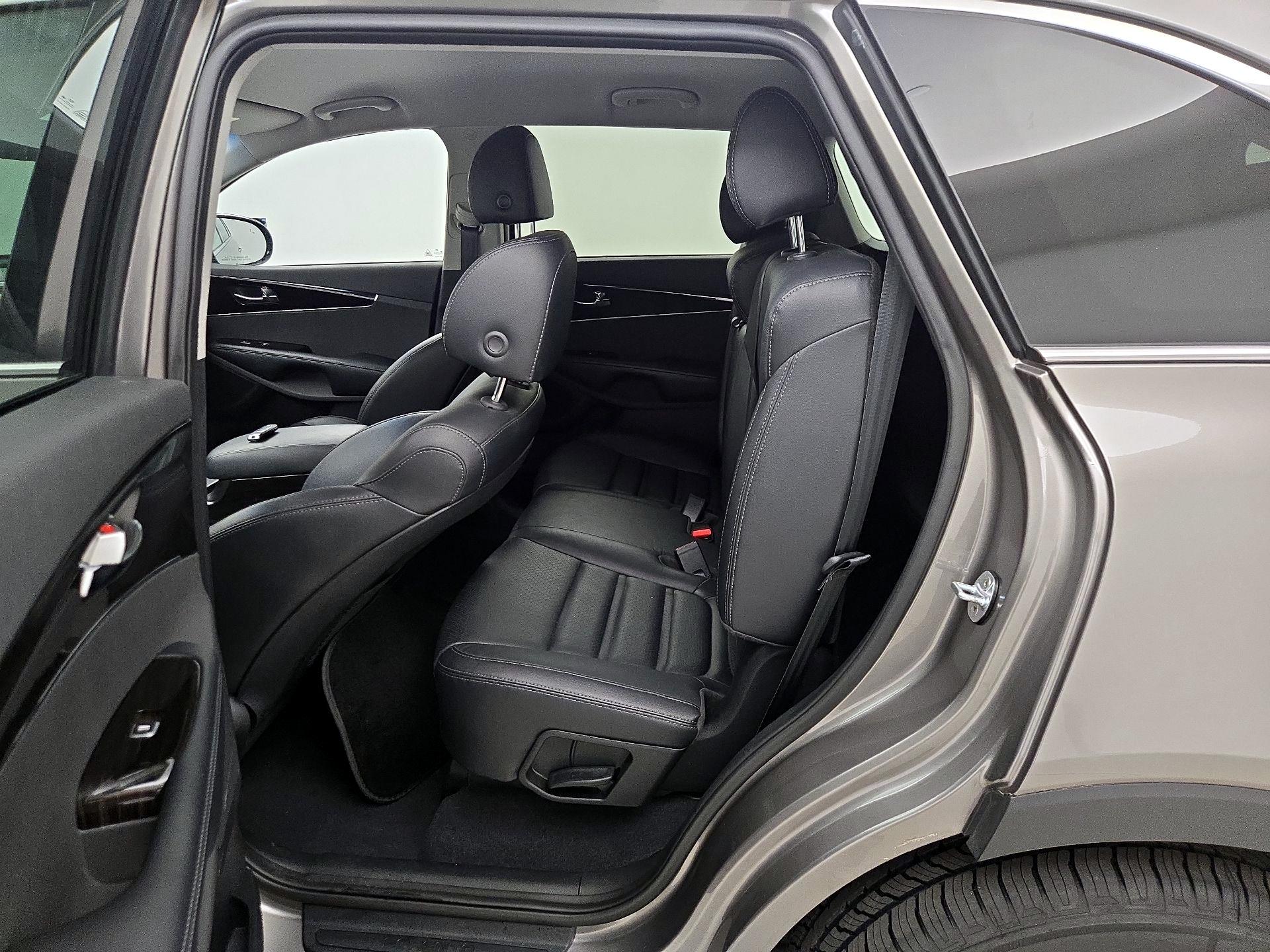 Thumbnail: 2019 Kia Sorento - 19