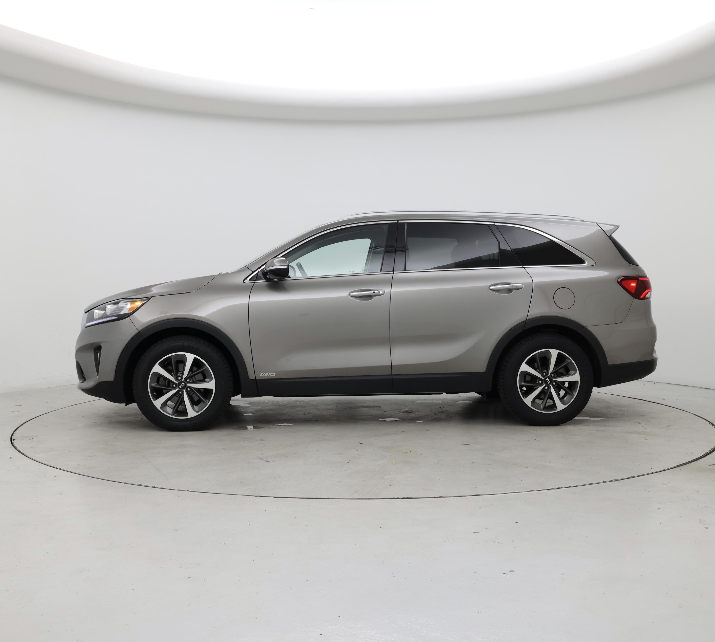 Thumbnail: 2019 Kia Sorento - 3