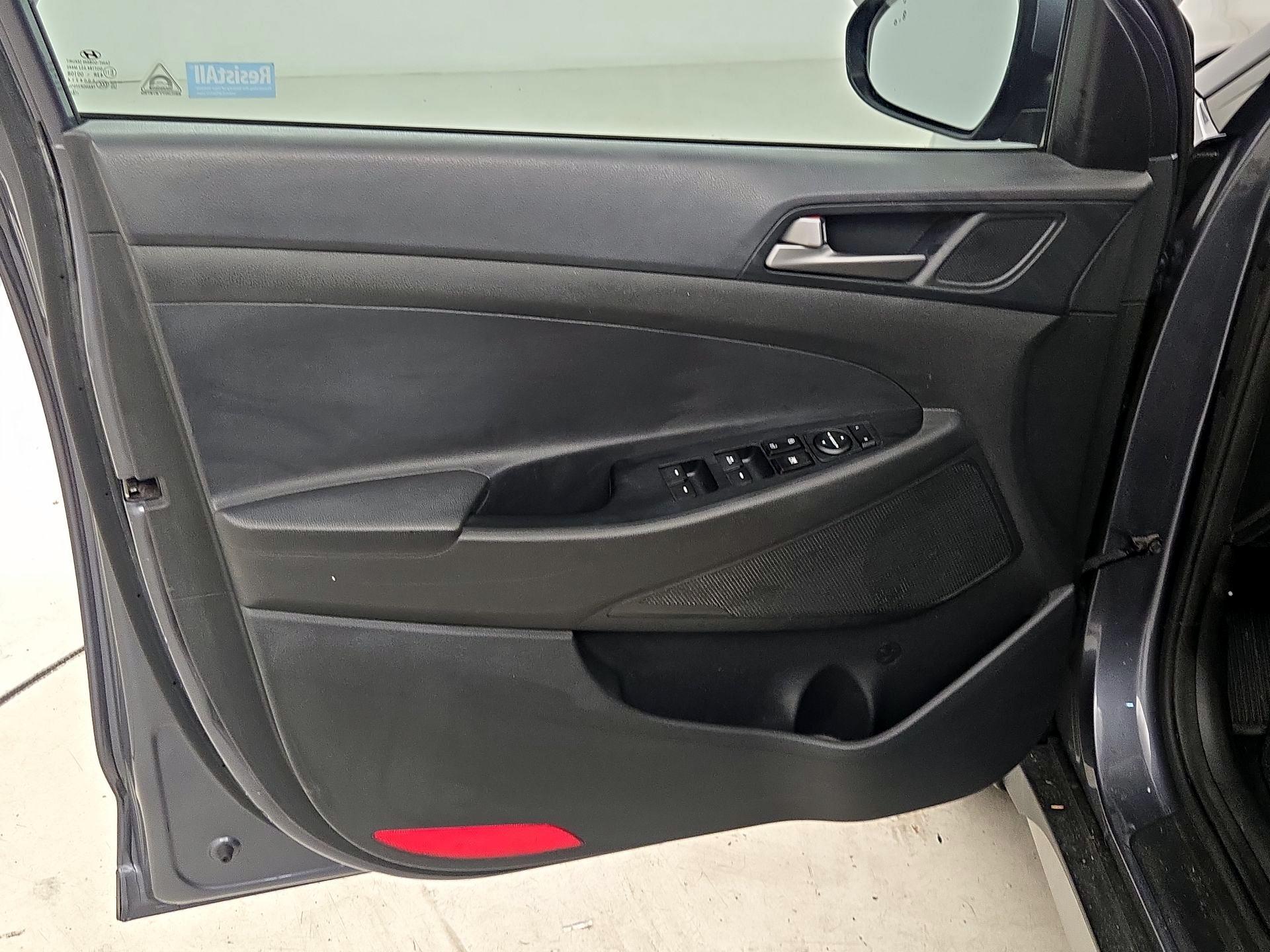 Thumbnail: 2018 Hyundai Tucson - 10