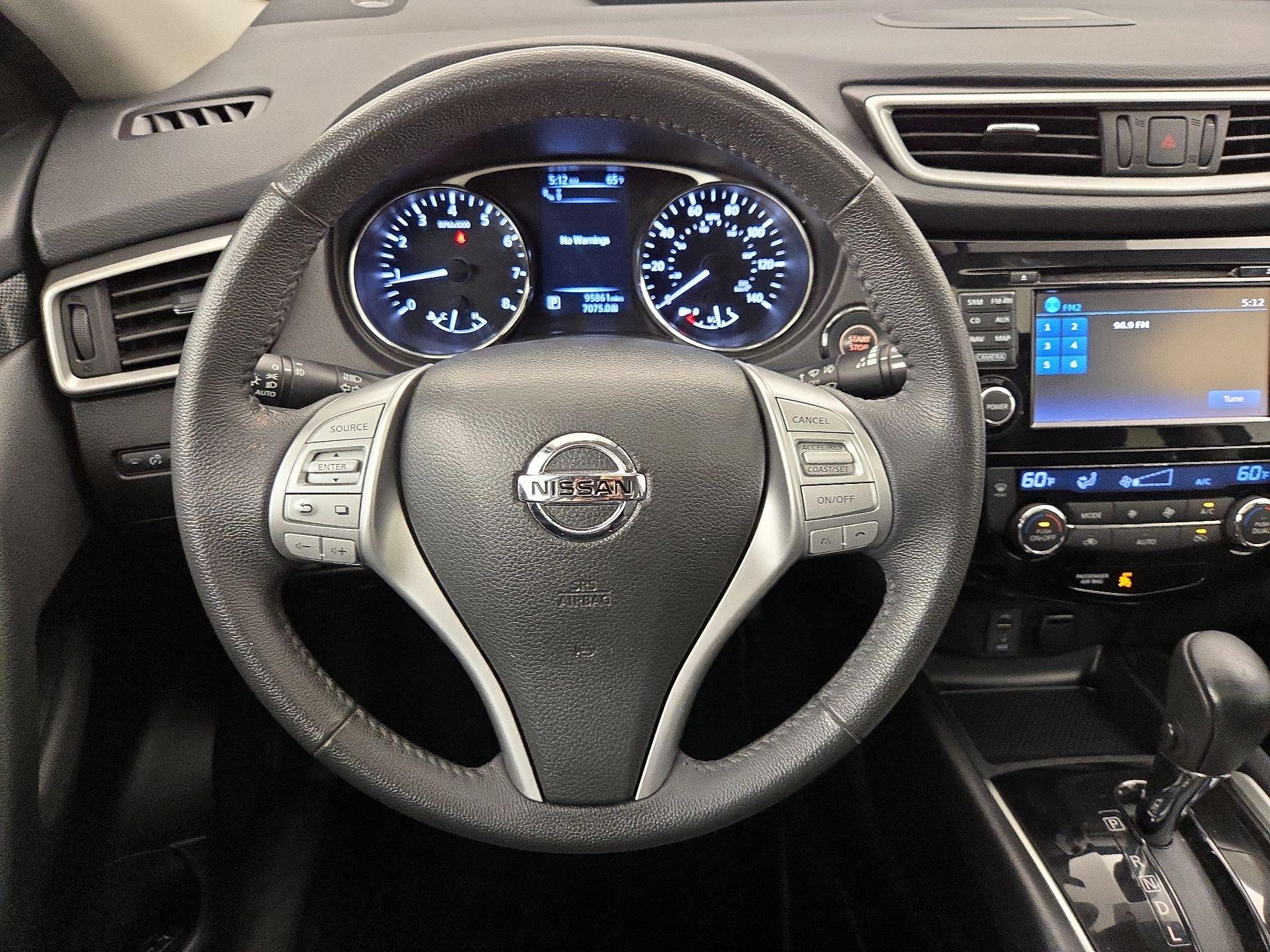 Thumbnail: 2016 Nissan Rogue - 10