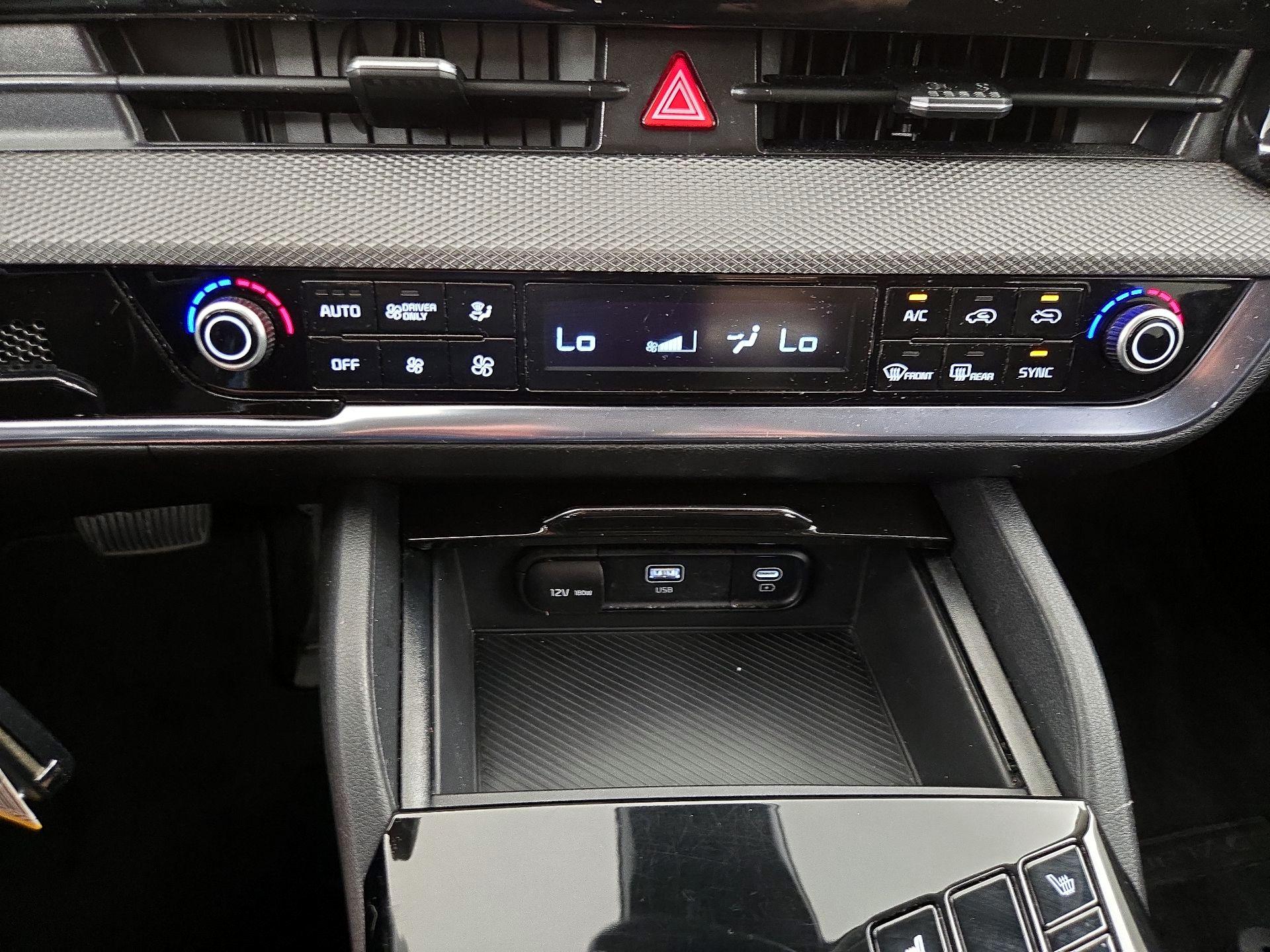 Thumbnail: 2023 Kia Sportage - 16