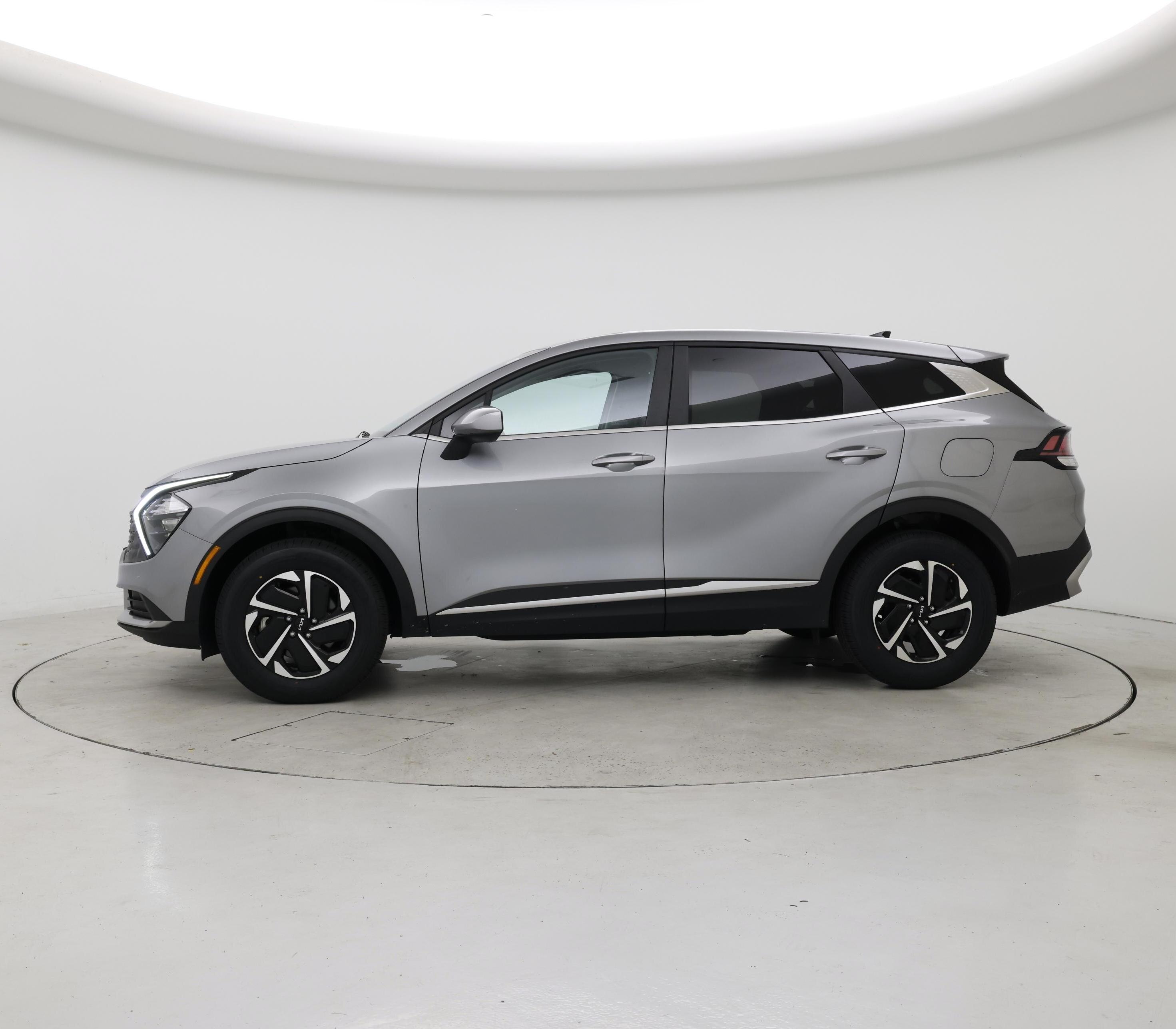 Thumbnail: 2023 Kia Sportage - 3