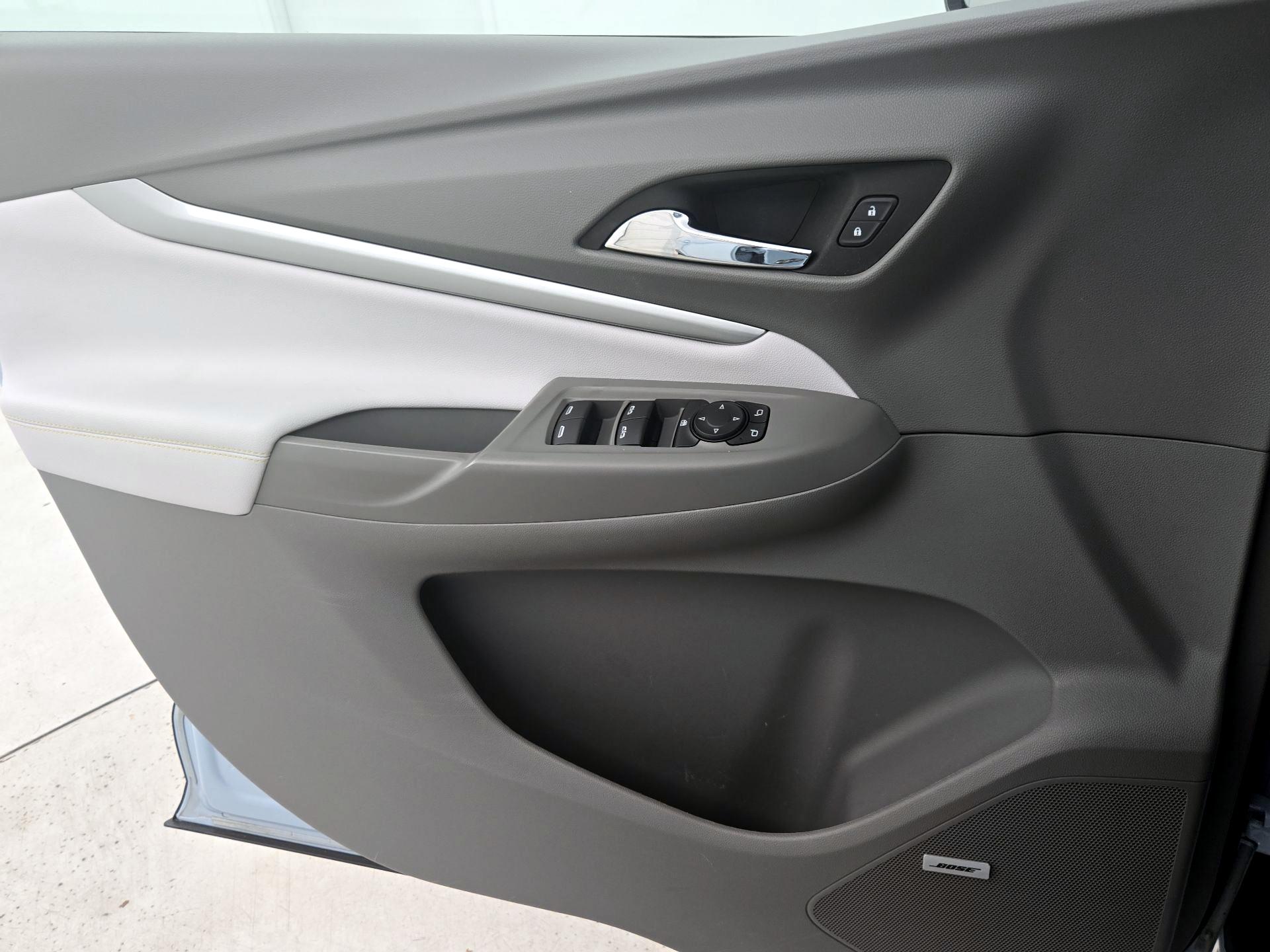 Thumbnail: 2023 Chevrolet Bolt EUV - 12