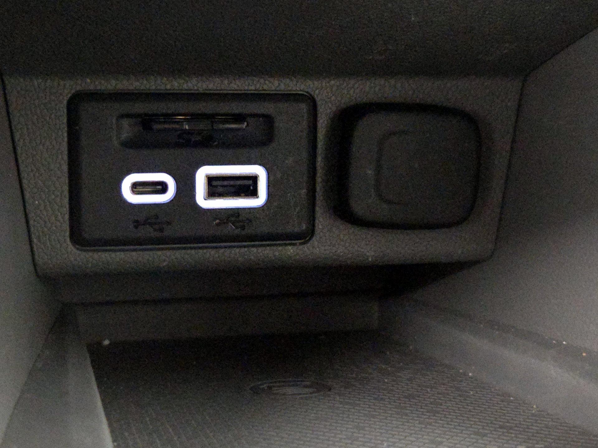Thumbnail: 2023 Chevrolet Bolt EUV - 18
