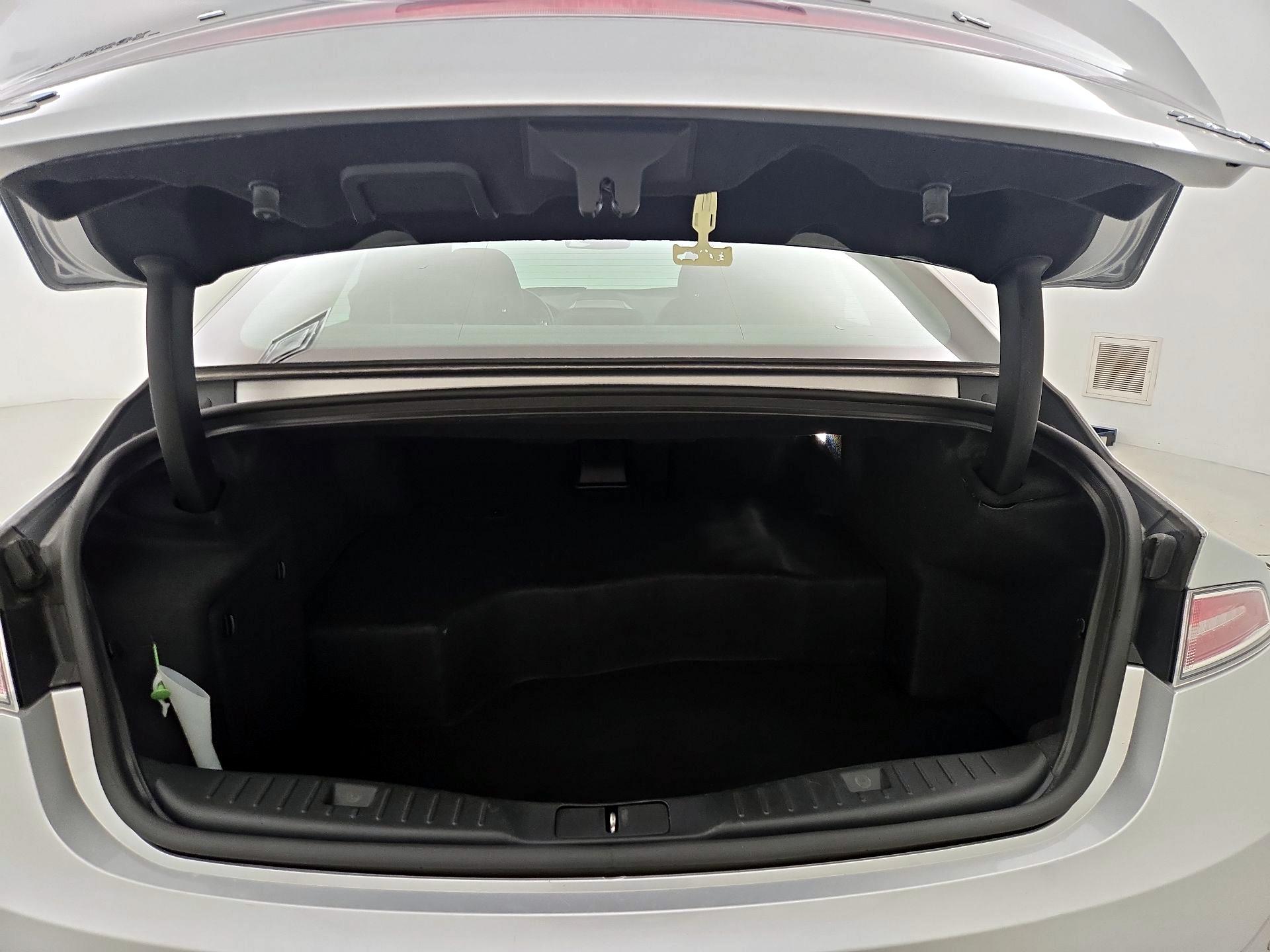 Thumbnail: 2019 Lincoln MKZ - 20