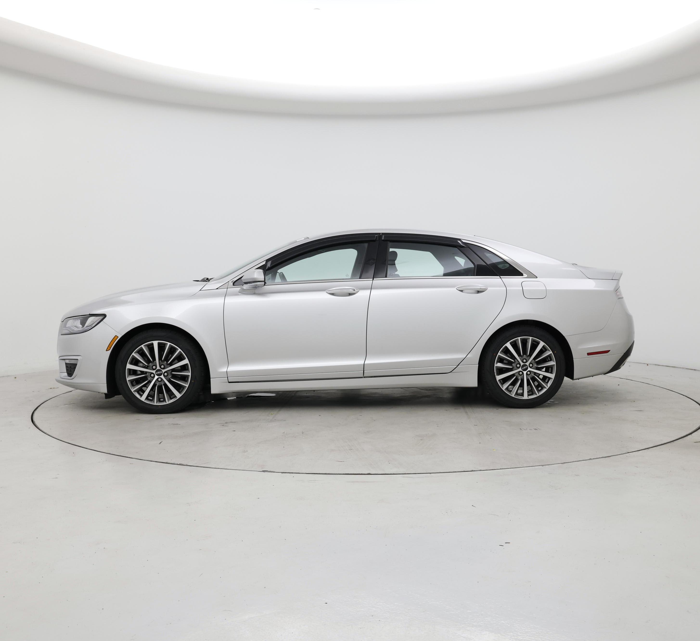 Thumbnail: 2019 Lincoln MKZ - 3