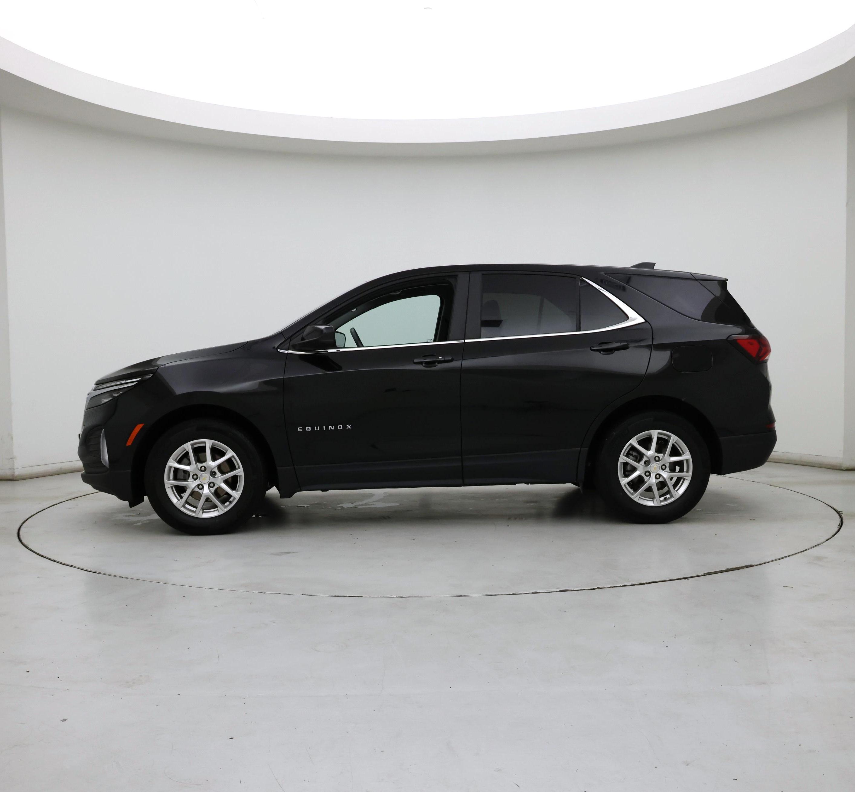 Thumbnail: 2022 Chevrolet Equinox - 3