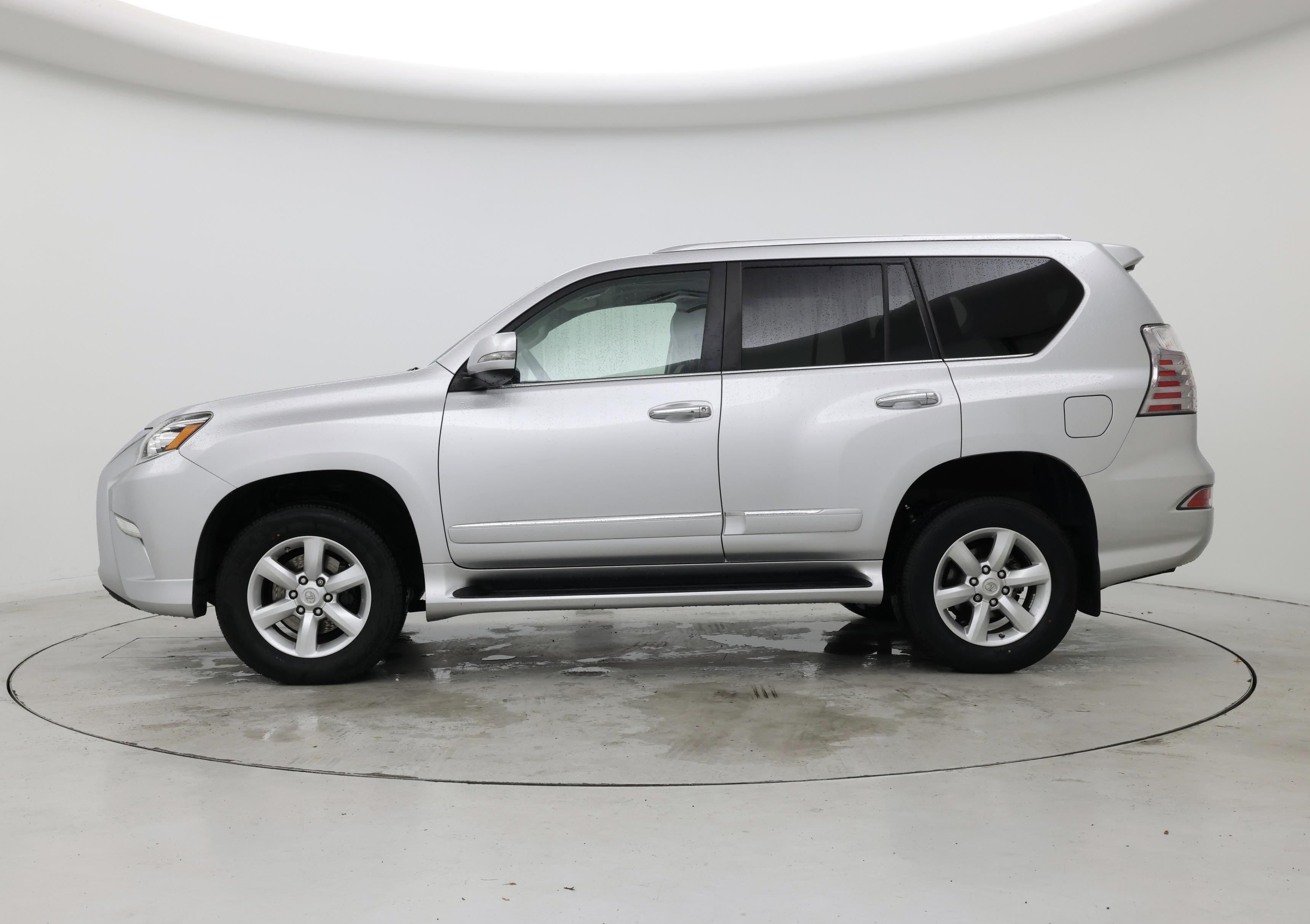 Thumbnail: 2015 Lexus GX - 3