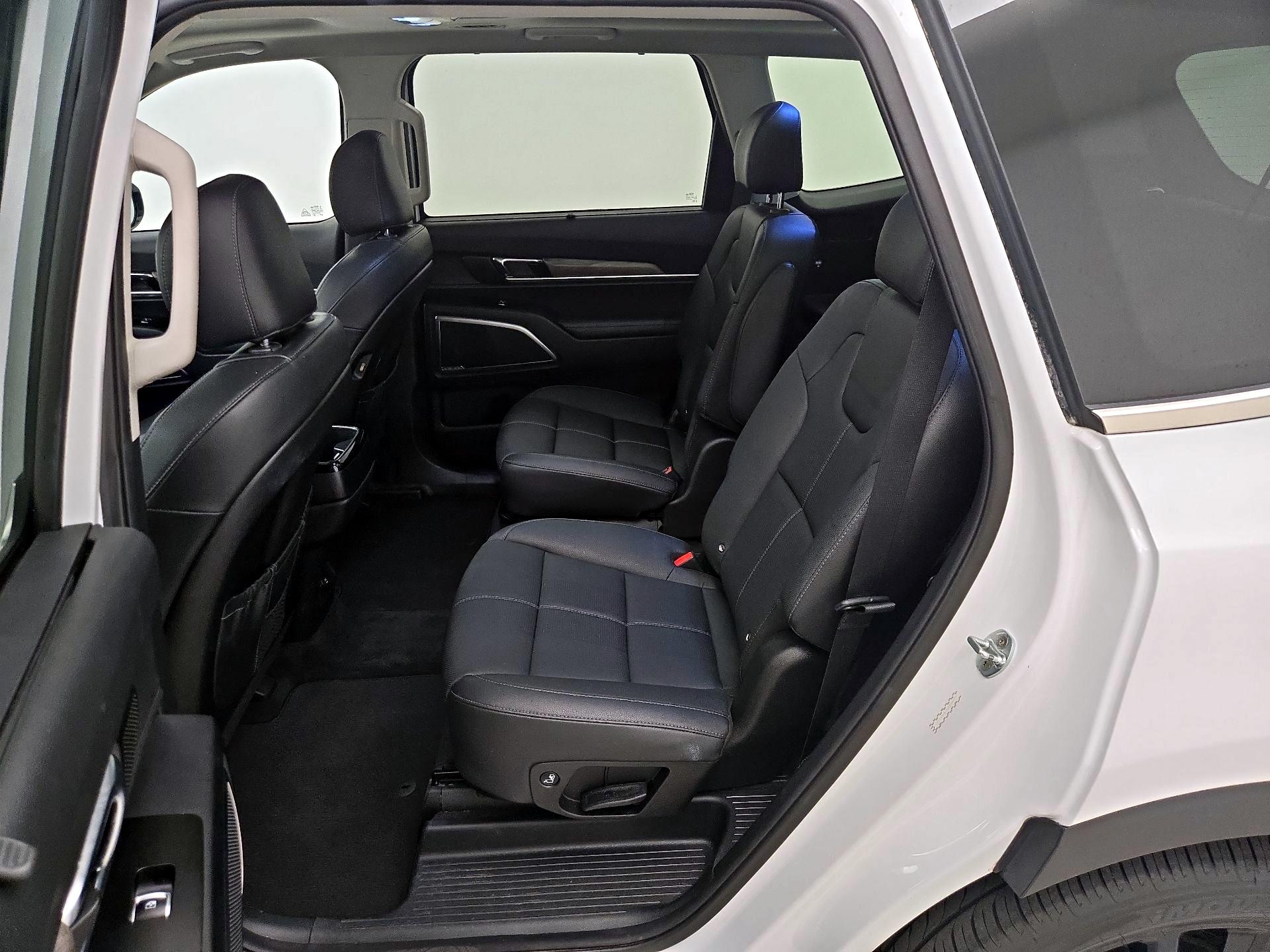 Thumbnail: 2020 Kia Telluride - 19