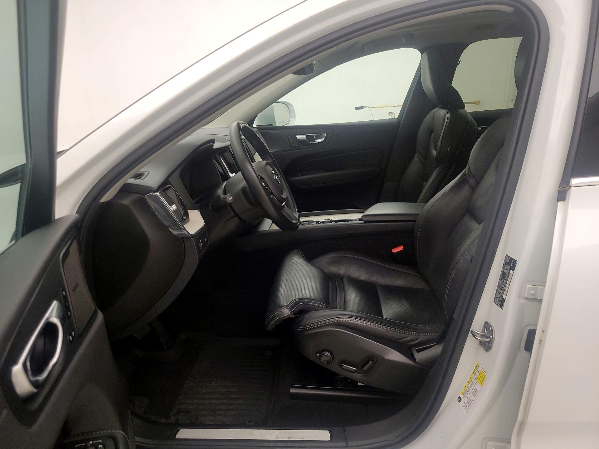 Thumbnail: 2021 Volvo XC60 - 11