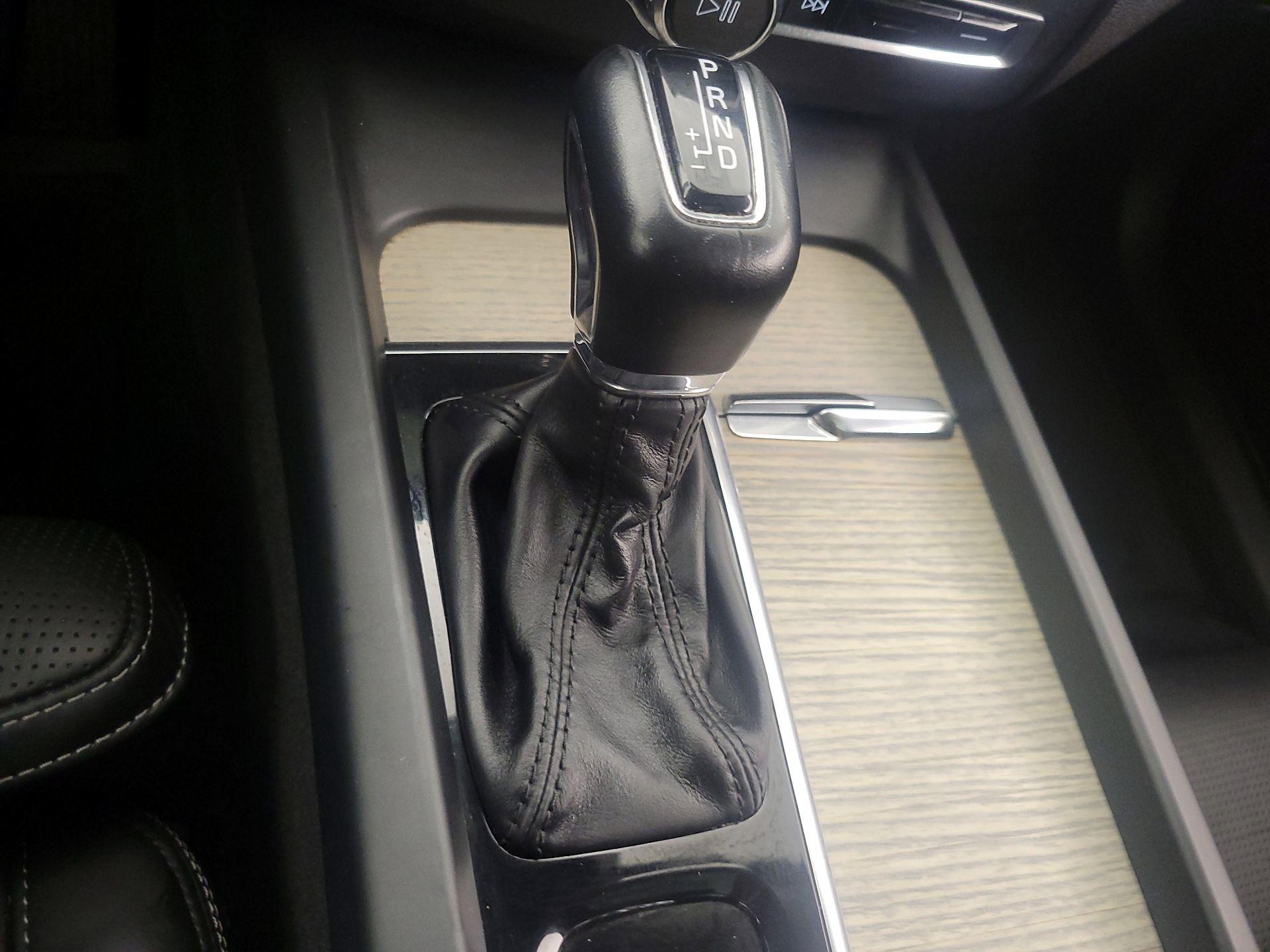 Thumbnail: 2021 Volvo XC60 - 18