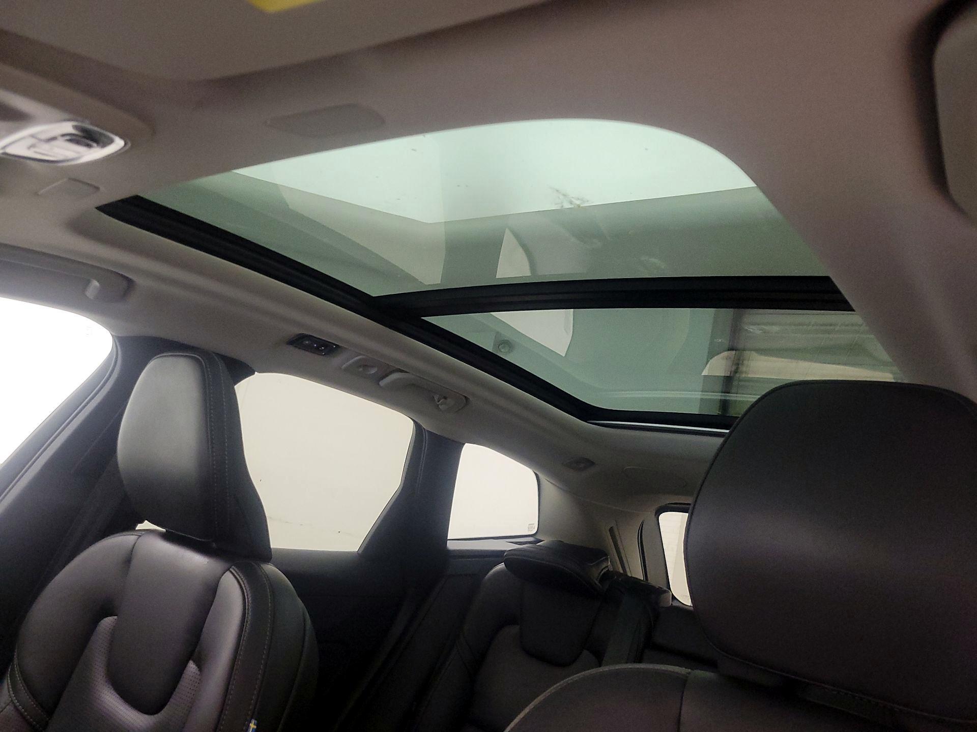 Thumbnail: 2021 Volvo XC60 - 20