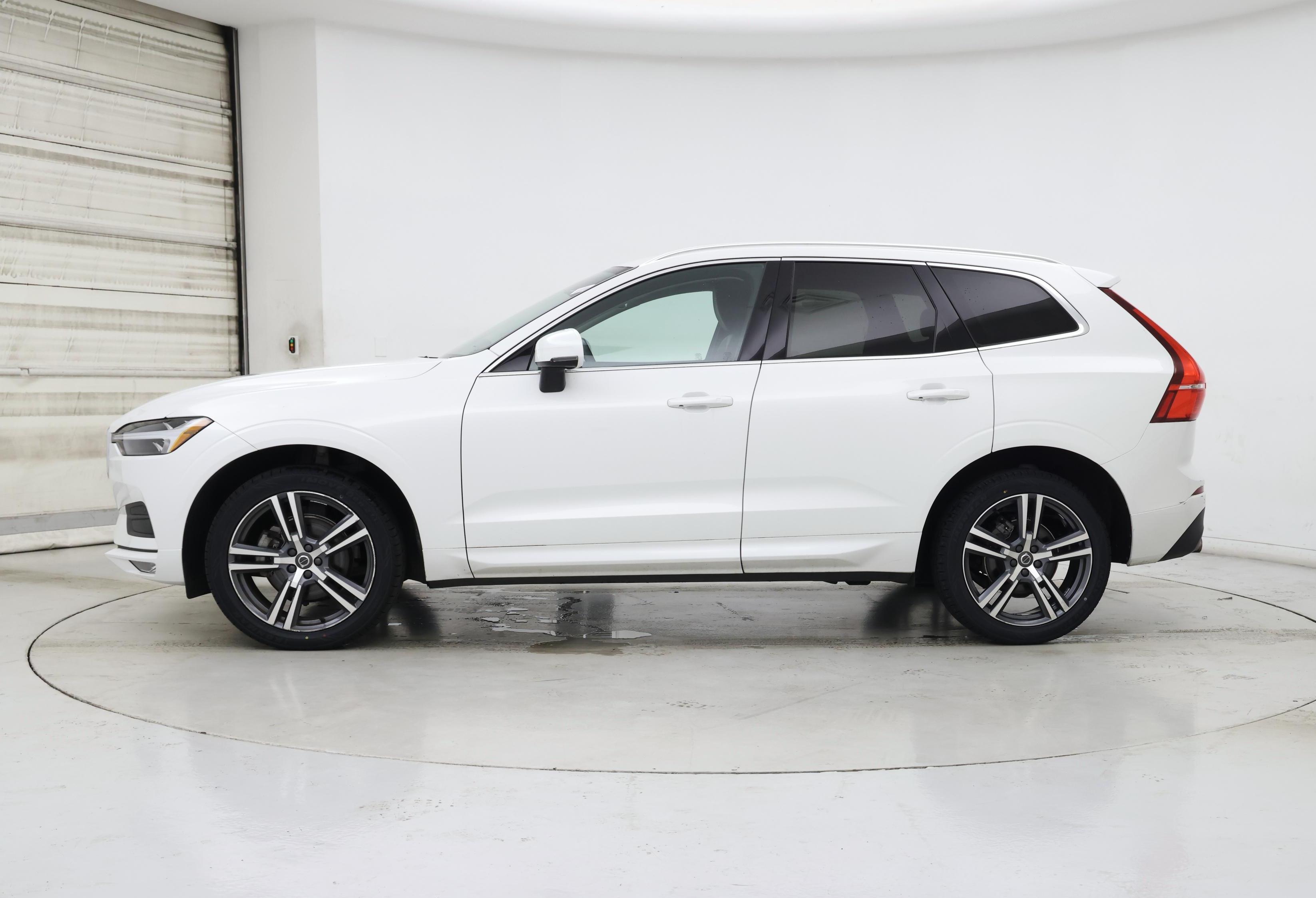 Thumbnail: 2021 Volvo XC60 - 3